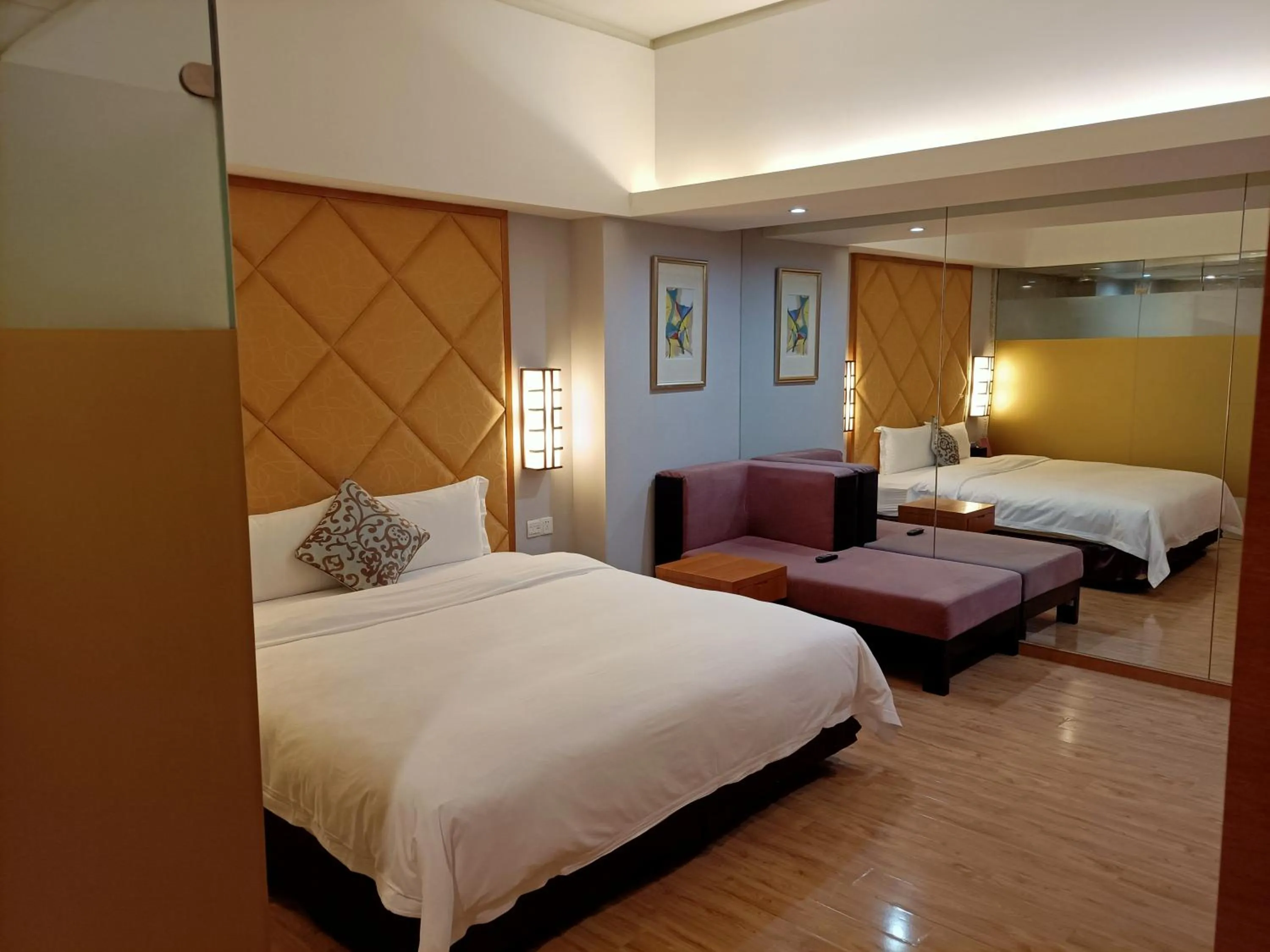 Bed in Dongguan Well Garden Hotel