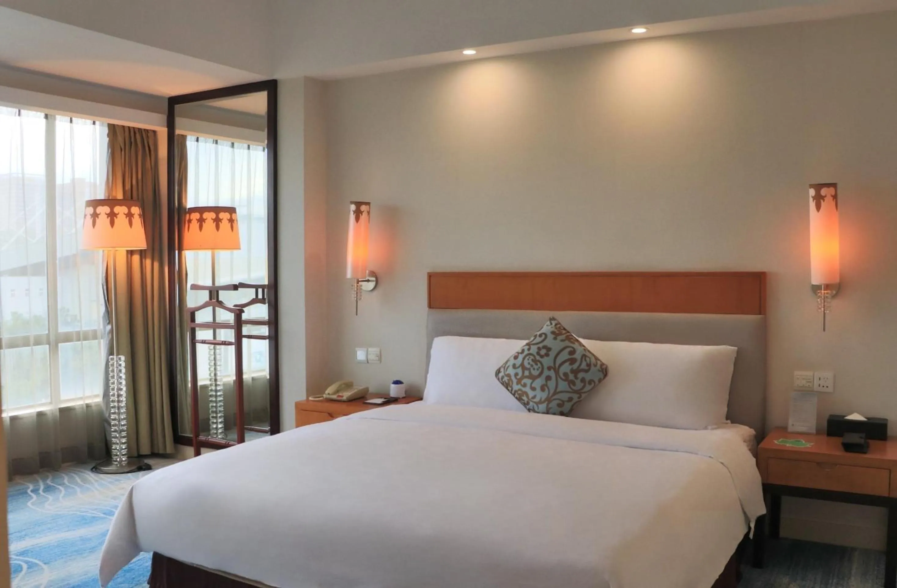 Bedroom, Bed in Dongguan Well Garden Hotel