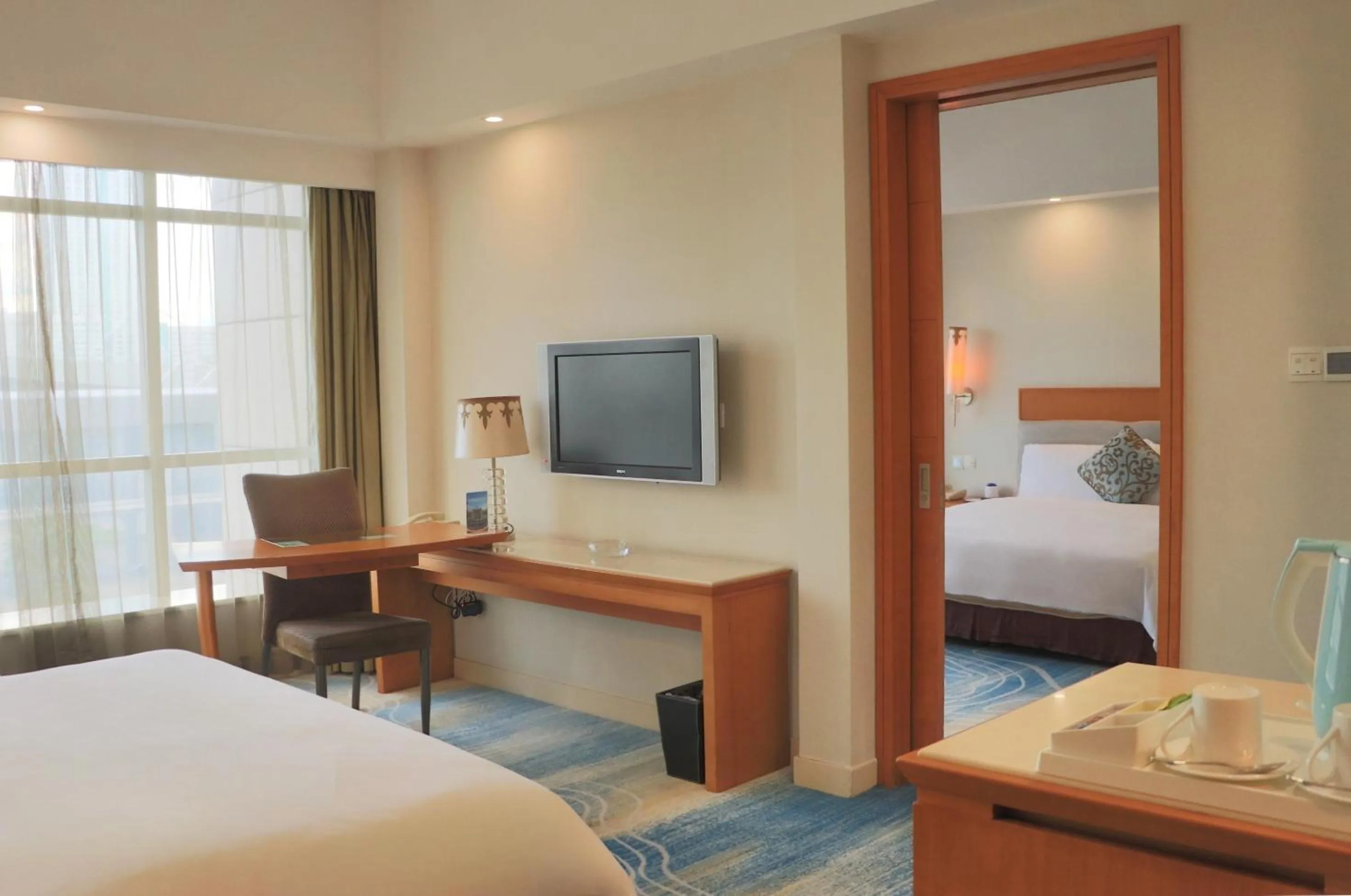 Photo of the whole room, Bed in Dongguan Well Garden Hotel