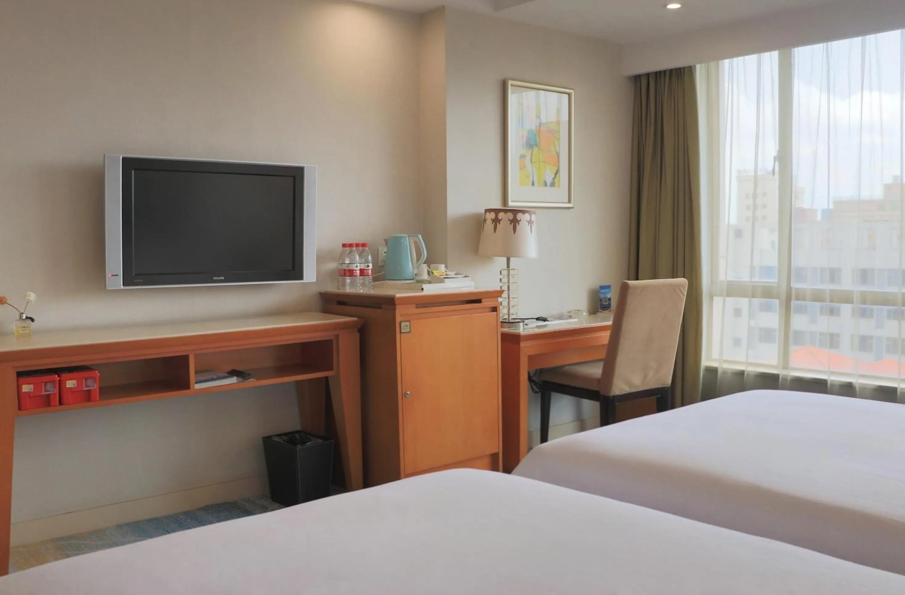 Photo of the whole room, Bed in Dongguan Well Garden Hotel