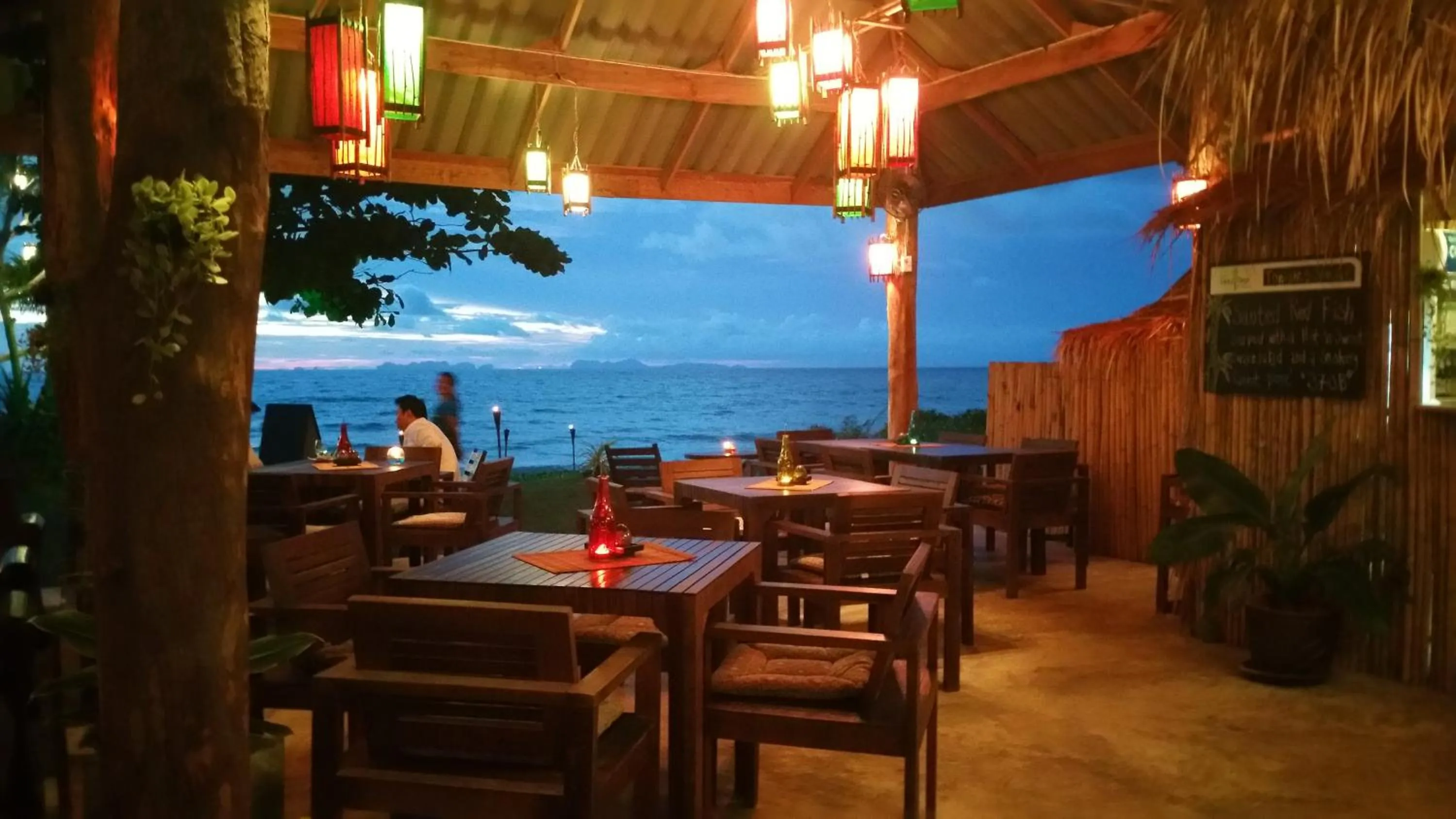 Restaurant/places to eat in Lazy Days Bungalows