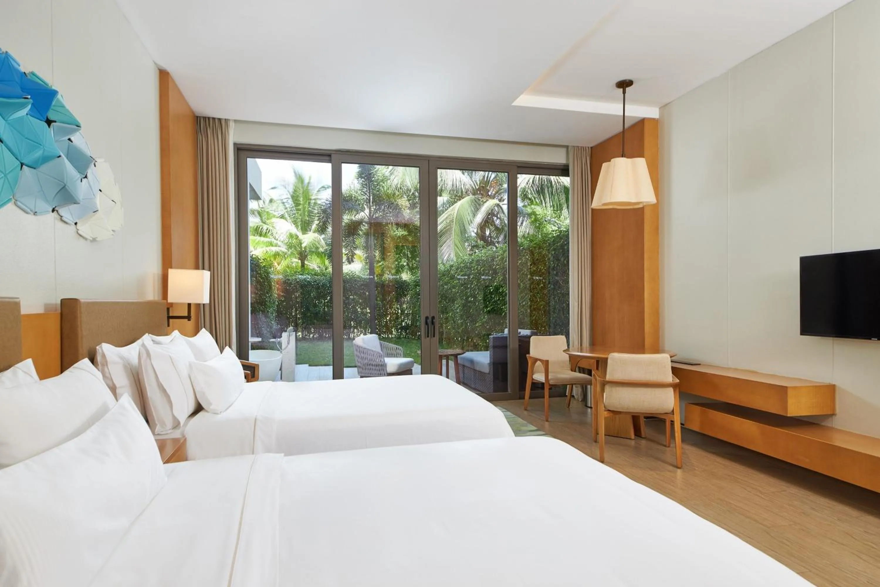 Photo of the whole room, Bed in The Westin Shimei Bay Resort