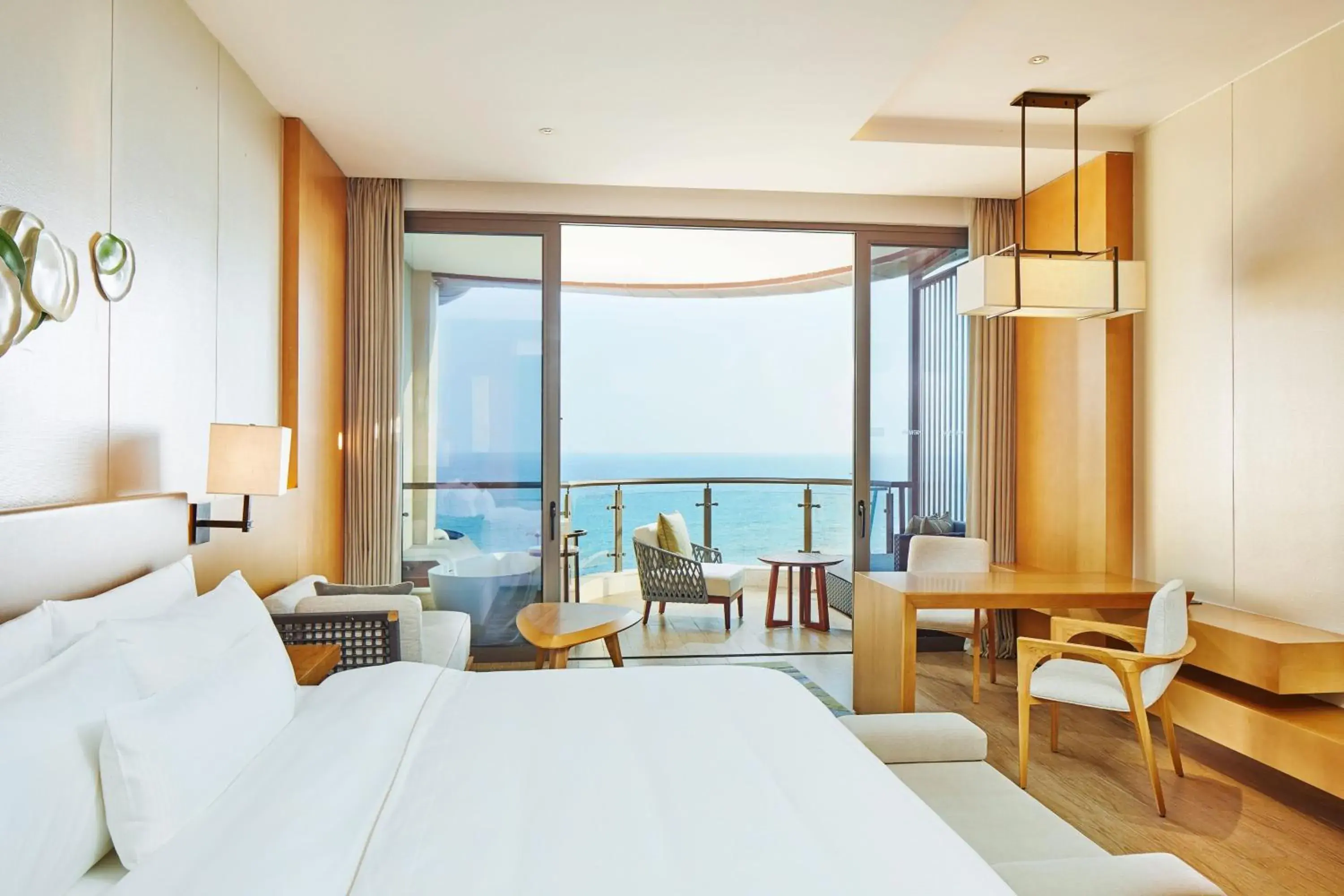 Deluxe Sea View King Room in The Westin Shimei Bay Resort Deluxe Sea View King Room in The Westin Shimei Bay Resort