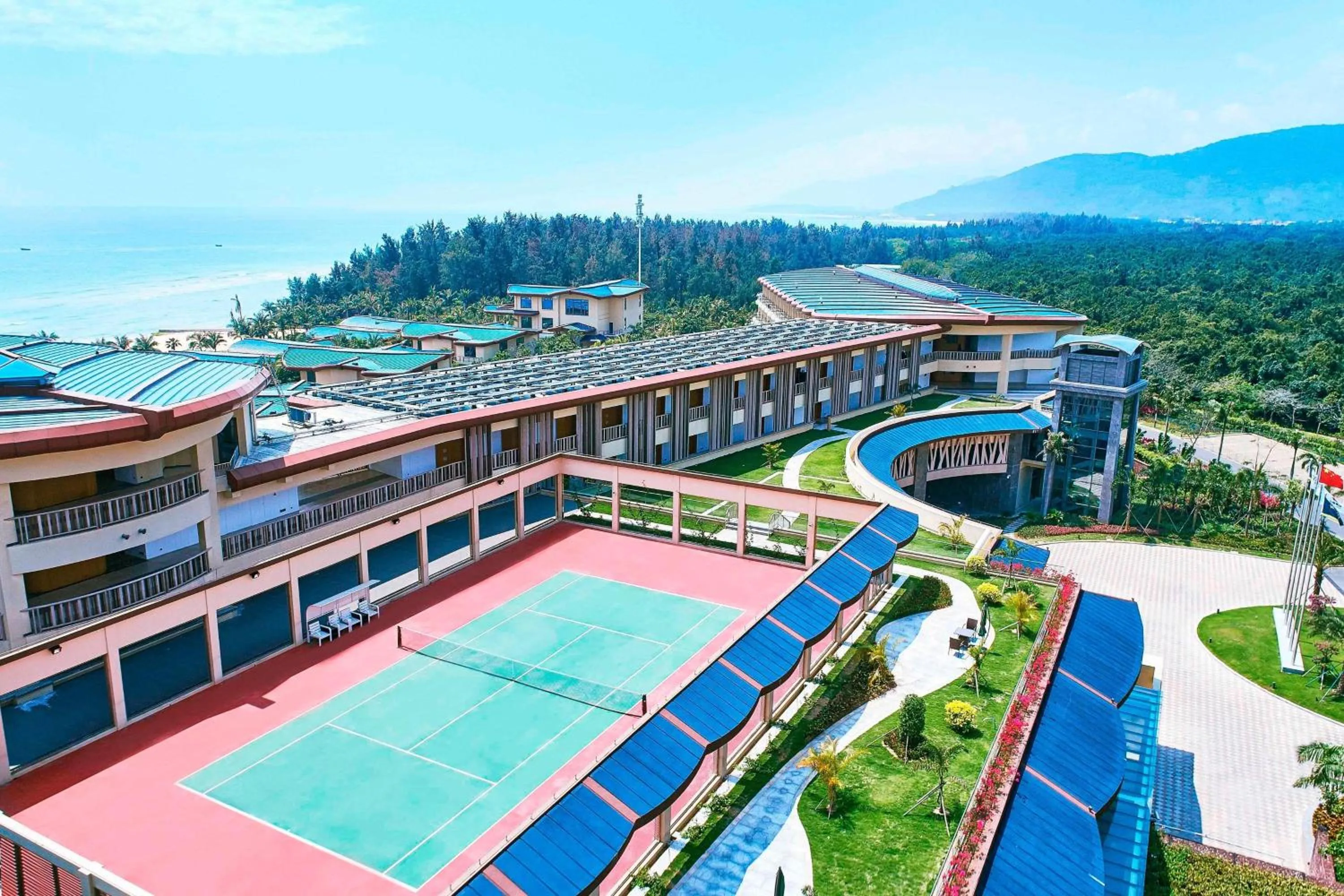 Tennis court in The Westin Shimei Bay Resort