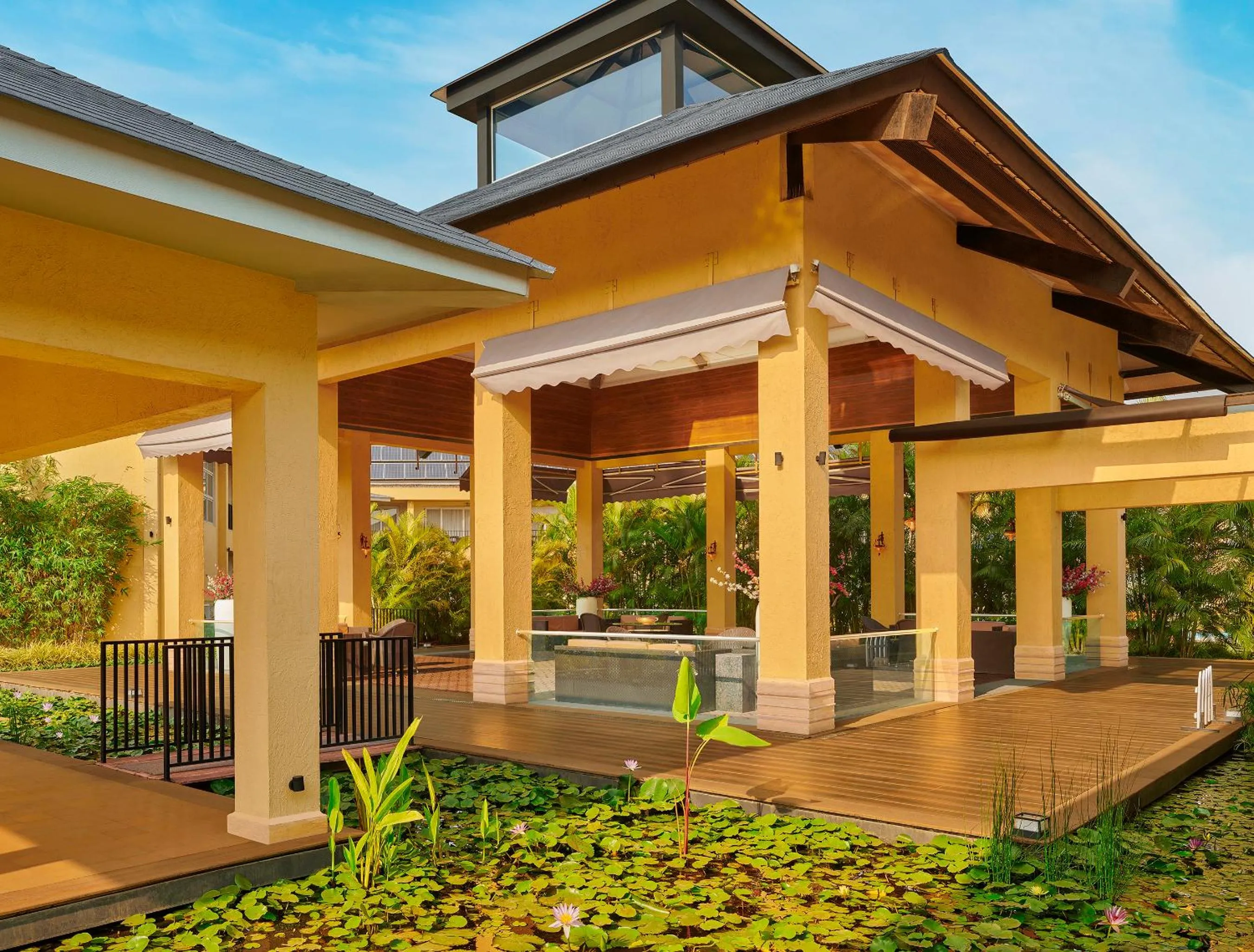 Property building in Tropical Retreat By Zuper