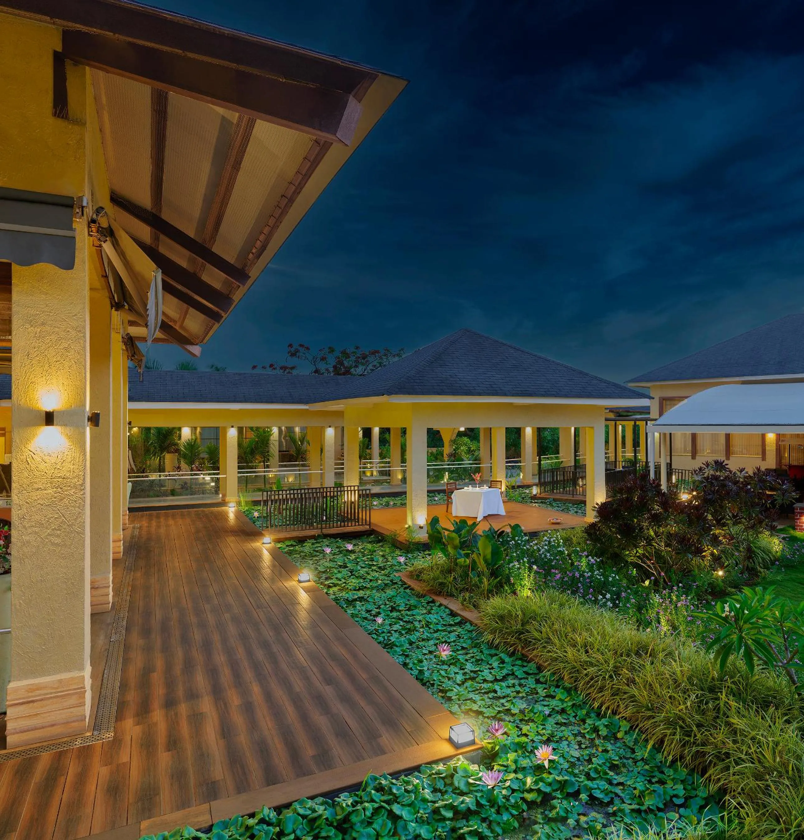 Balcony/Terrace in Tropical Retreat By Zuper