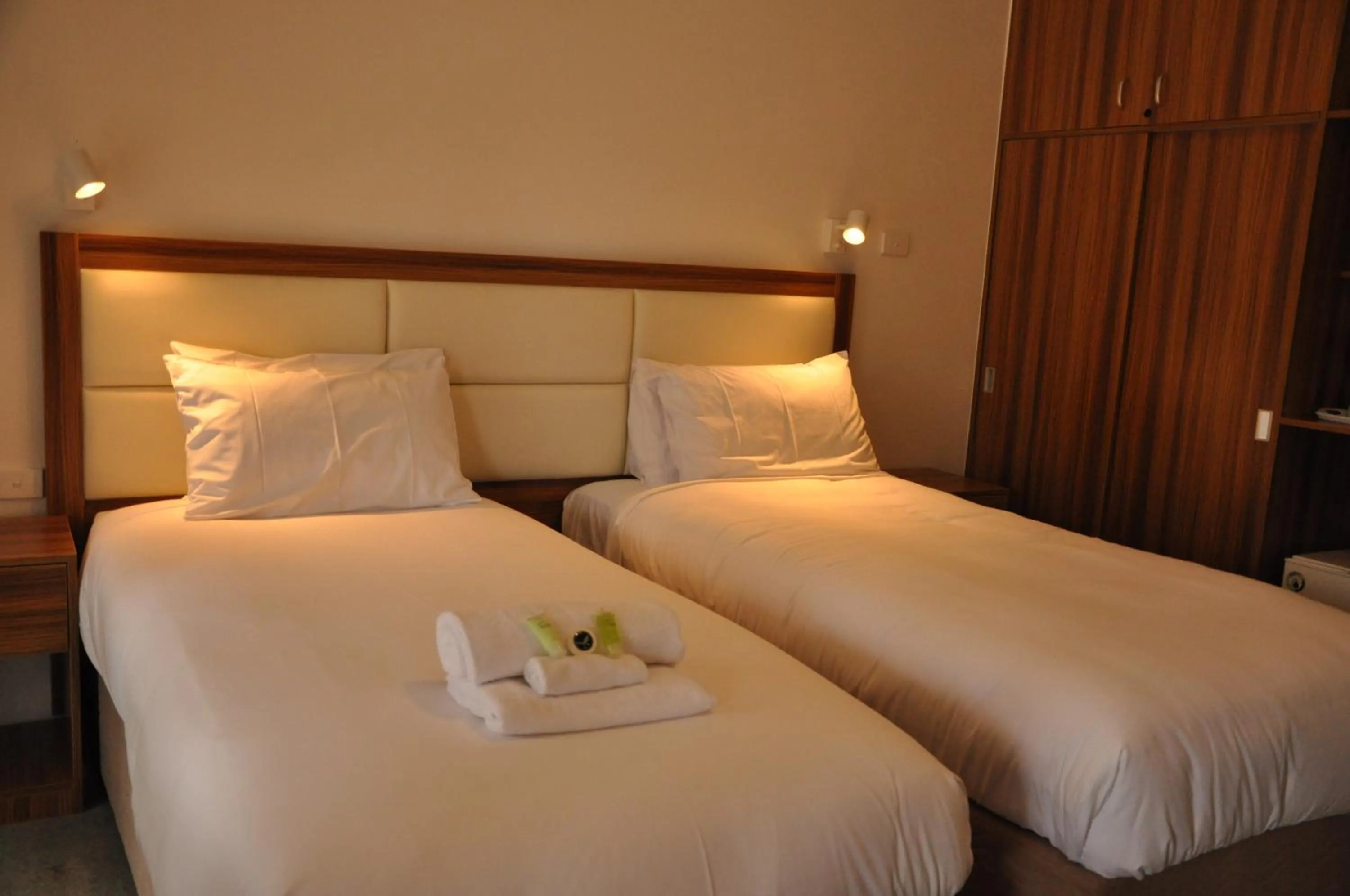 Bed in Miner's Retreat Motel