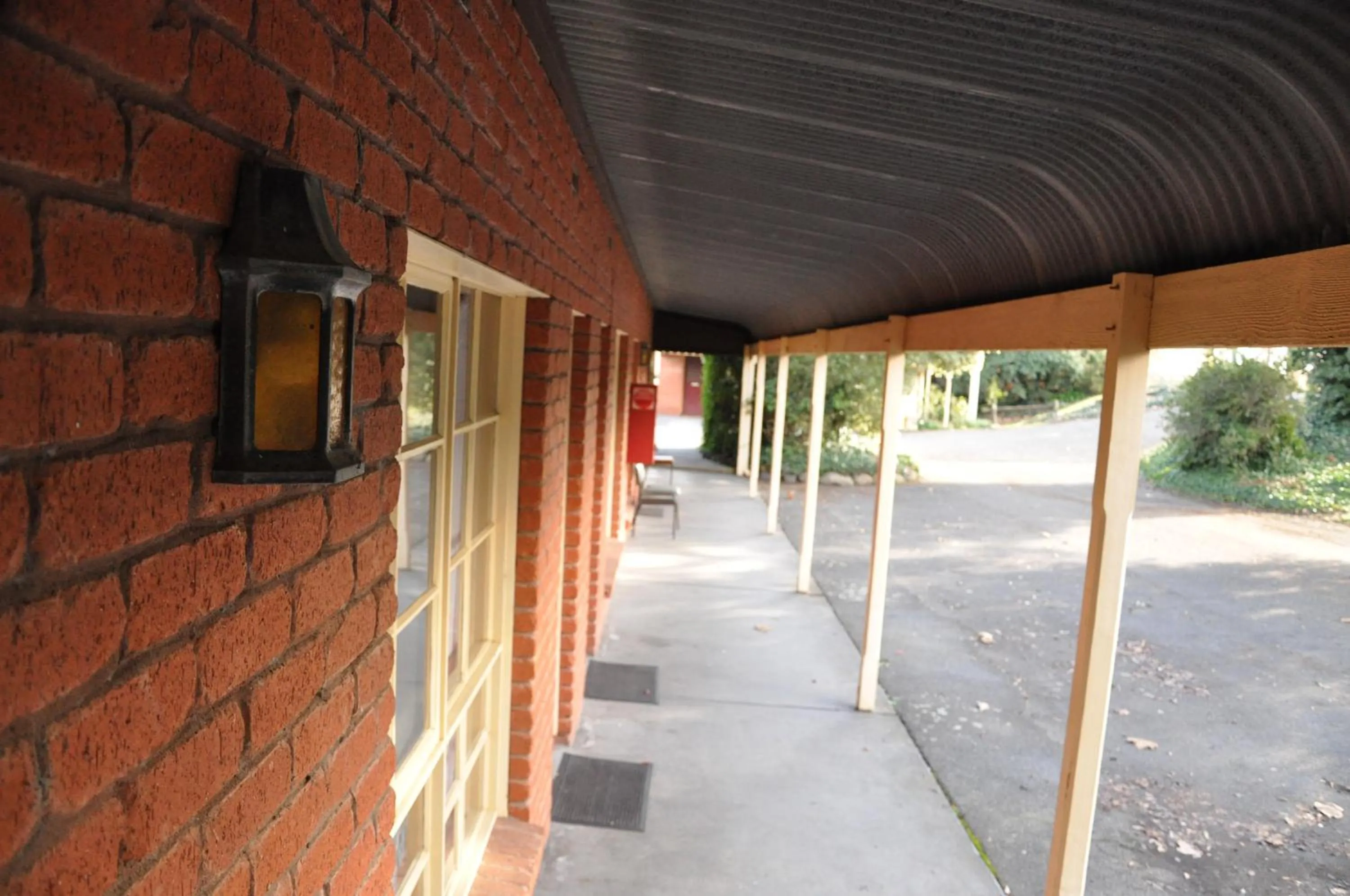 Property building in Miner's Retreat Motel