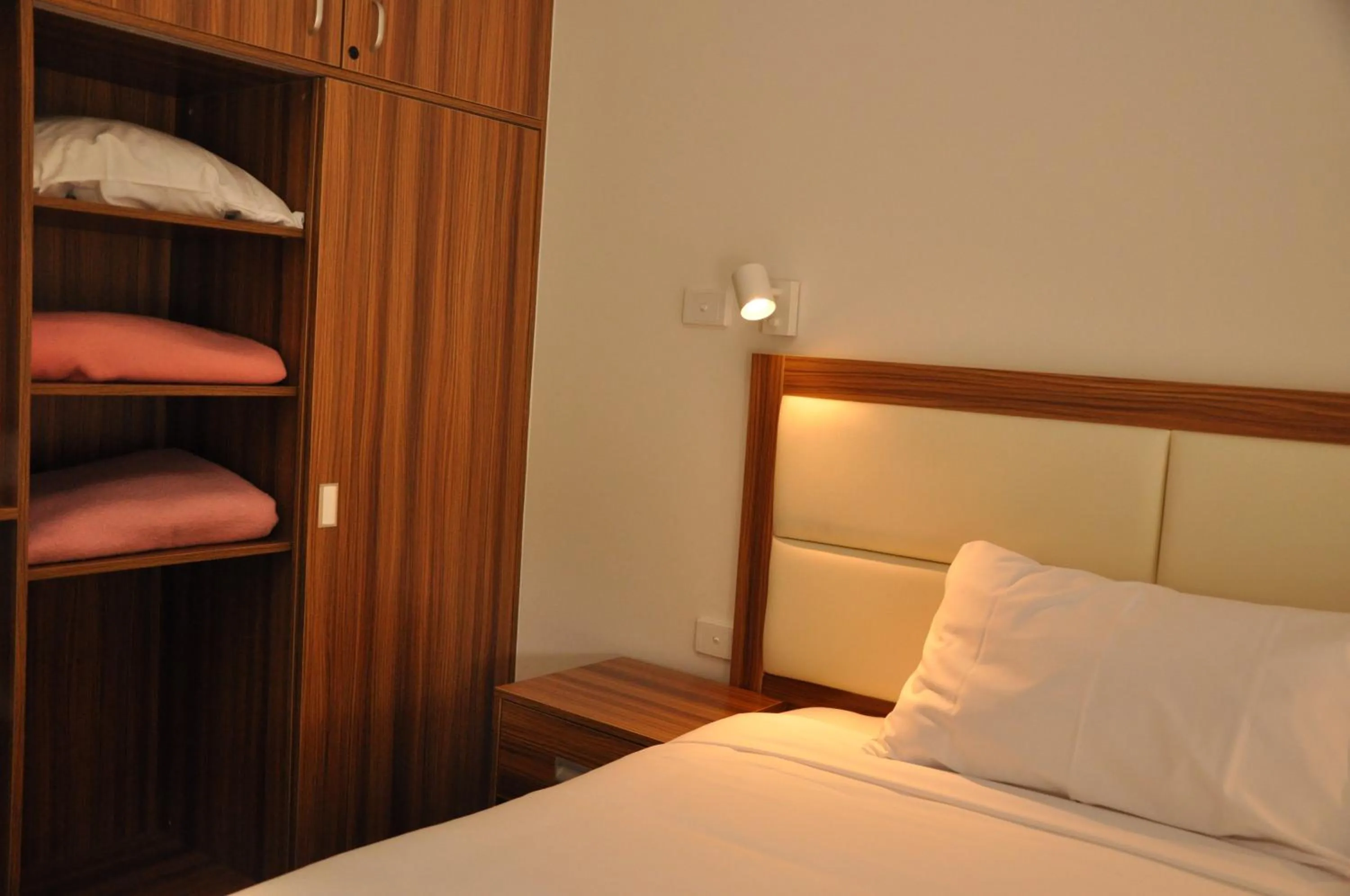 Bed in Miner's Retreat Motel