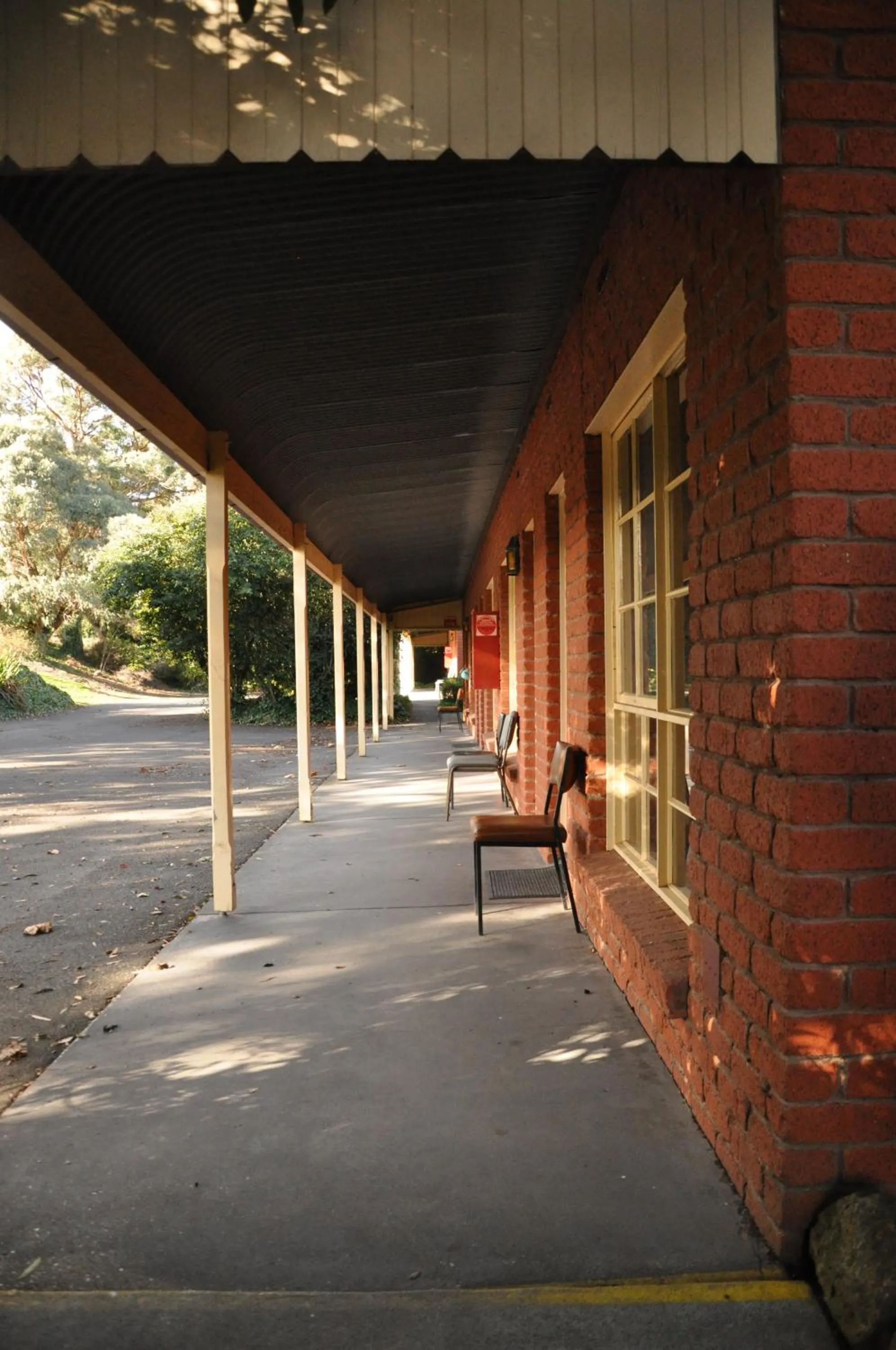 Property building in Miner's Retreat Motel