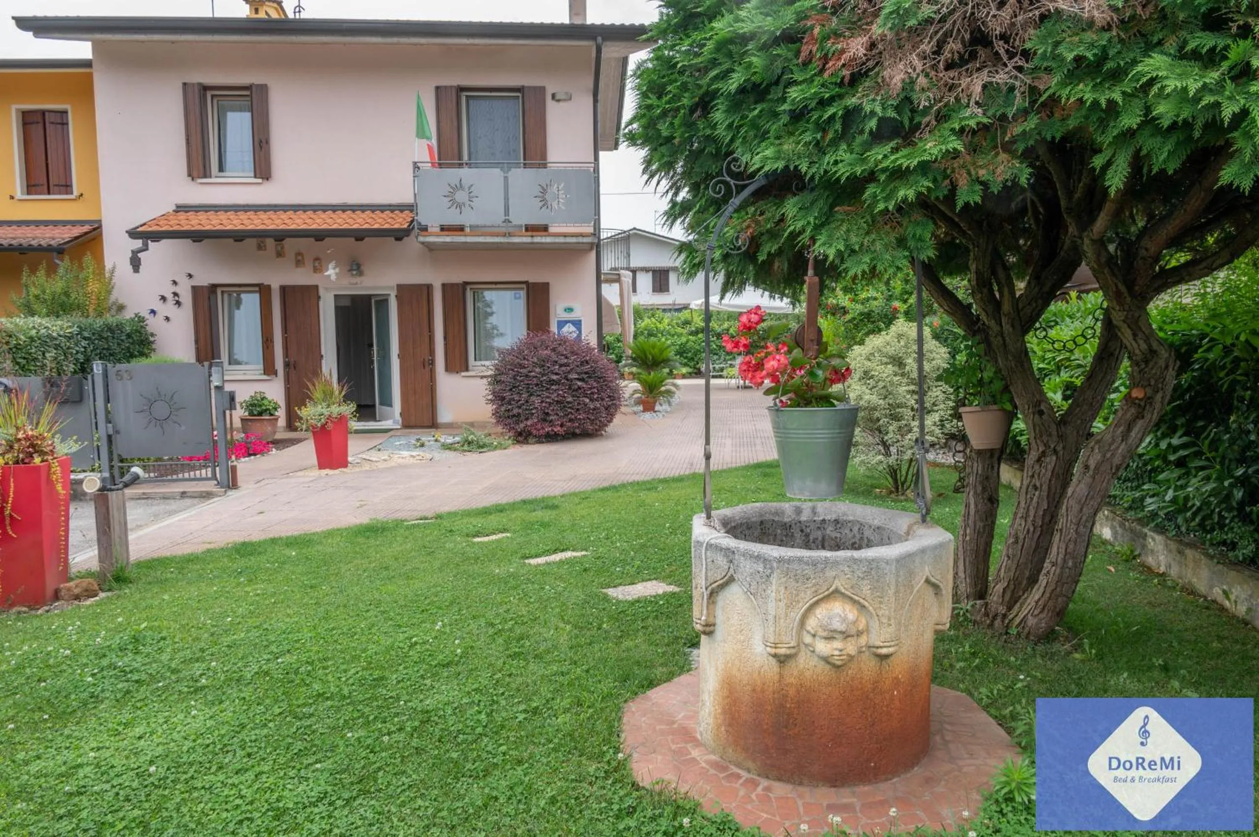 Garden view in B&B al Doremi