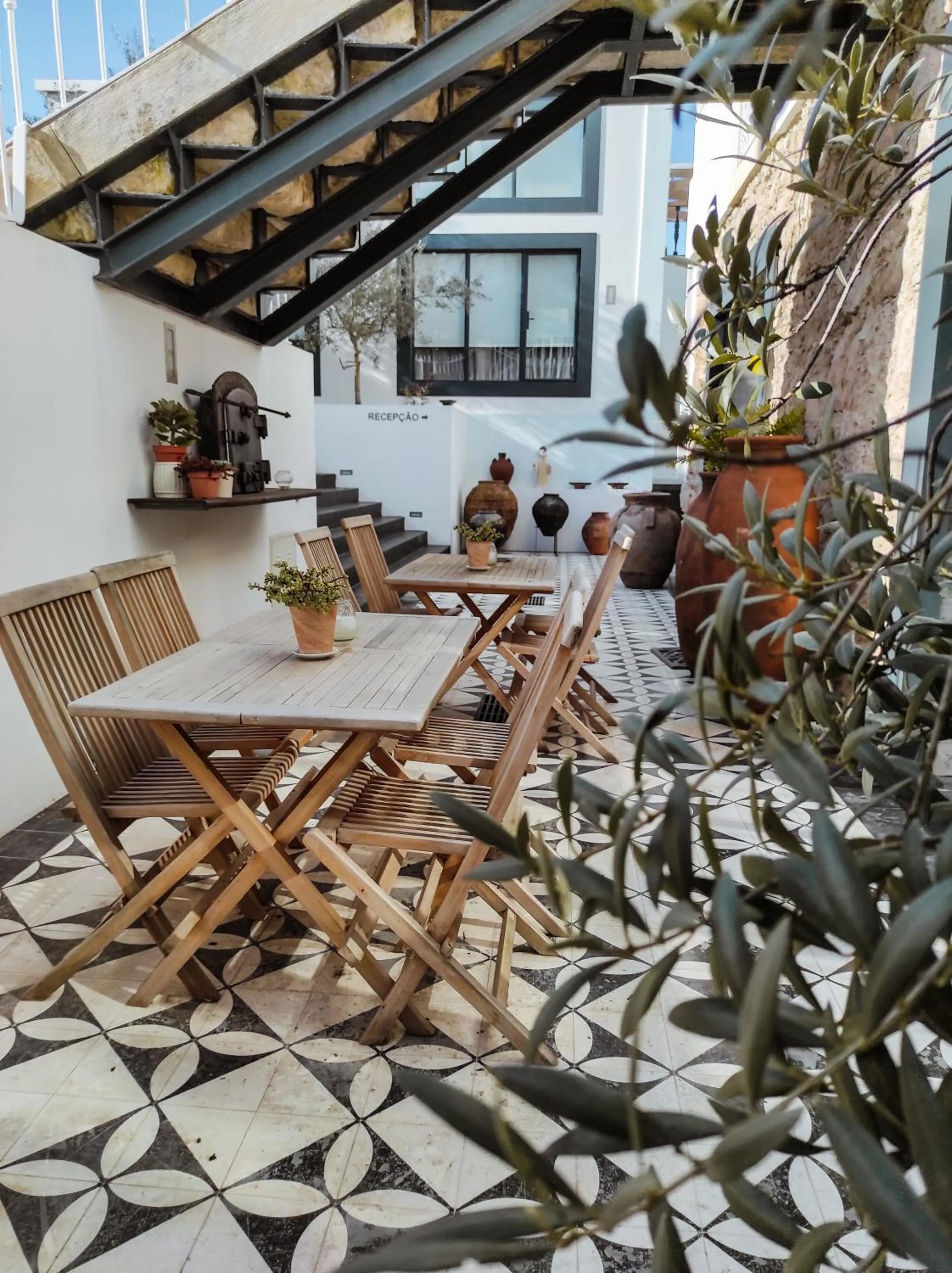 Patio in Casa de São Bento by PURUS