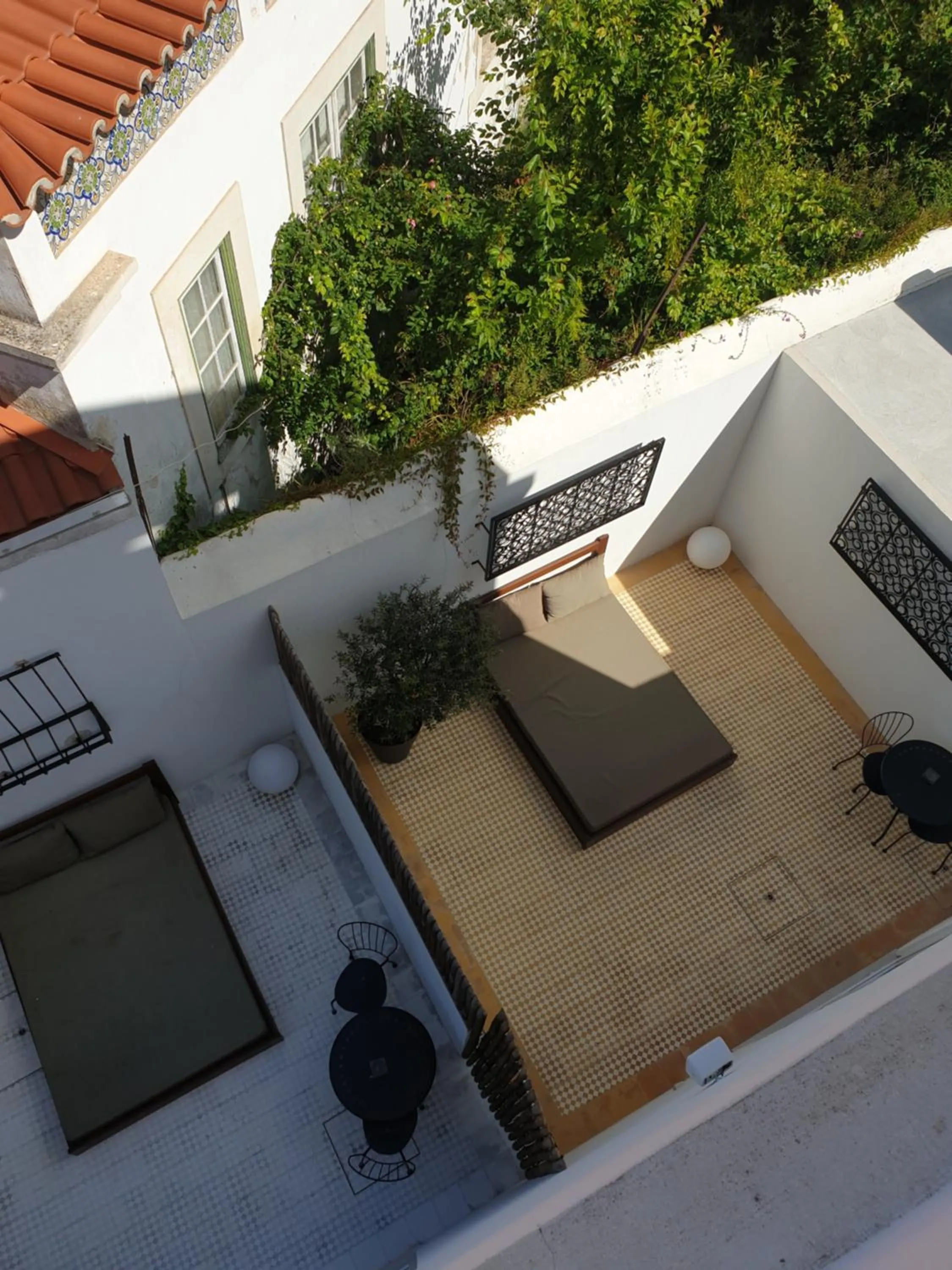 Patio in Casa de São Bento by PURUS