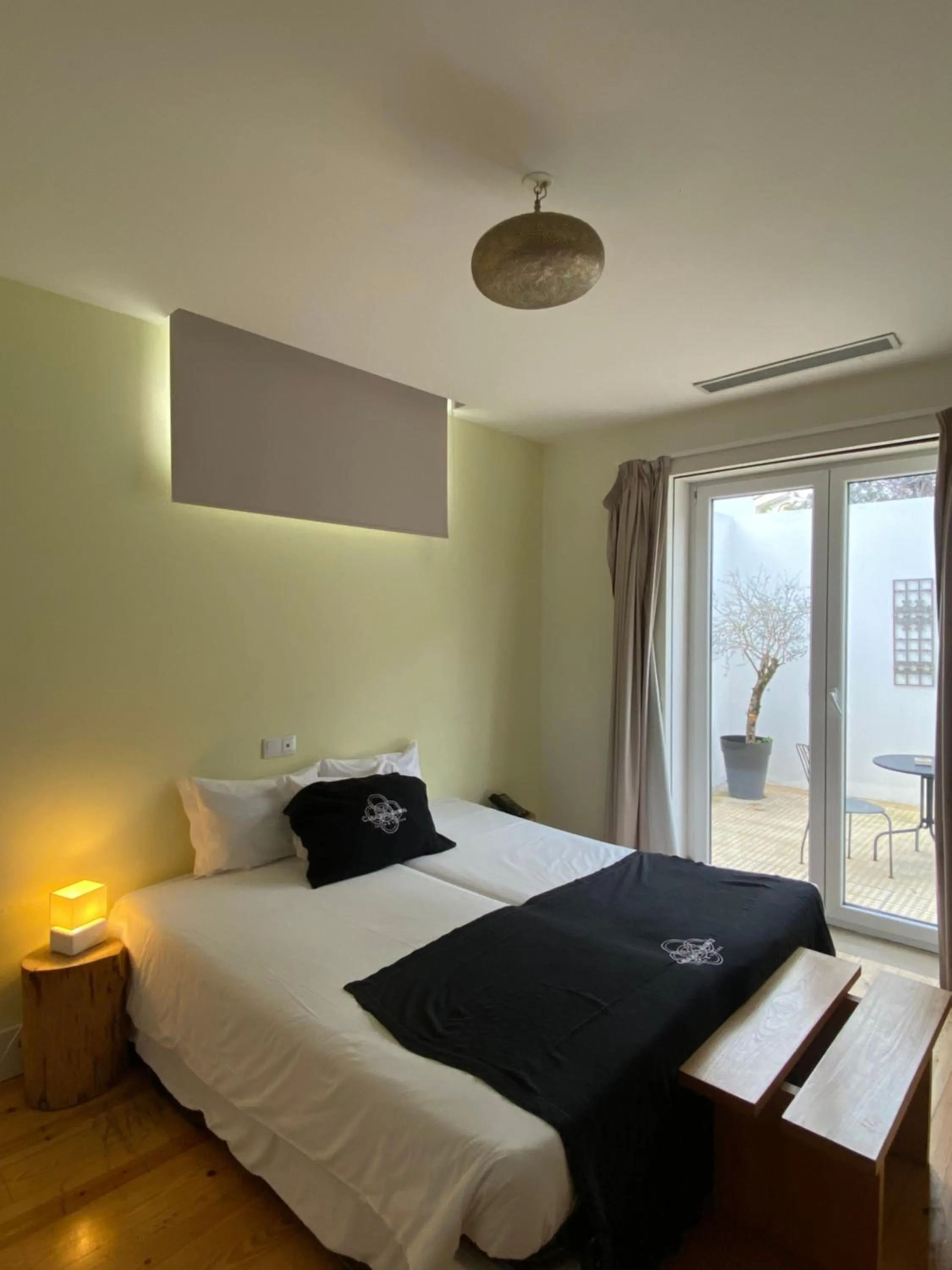 Bedroom, Bed in Casa de São Bento by PURUS