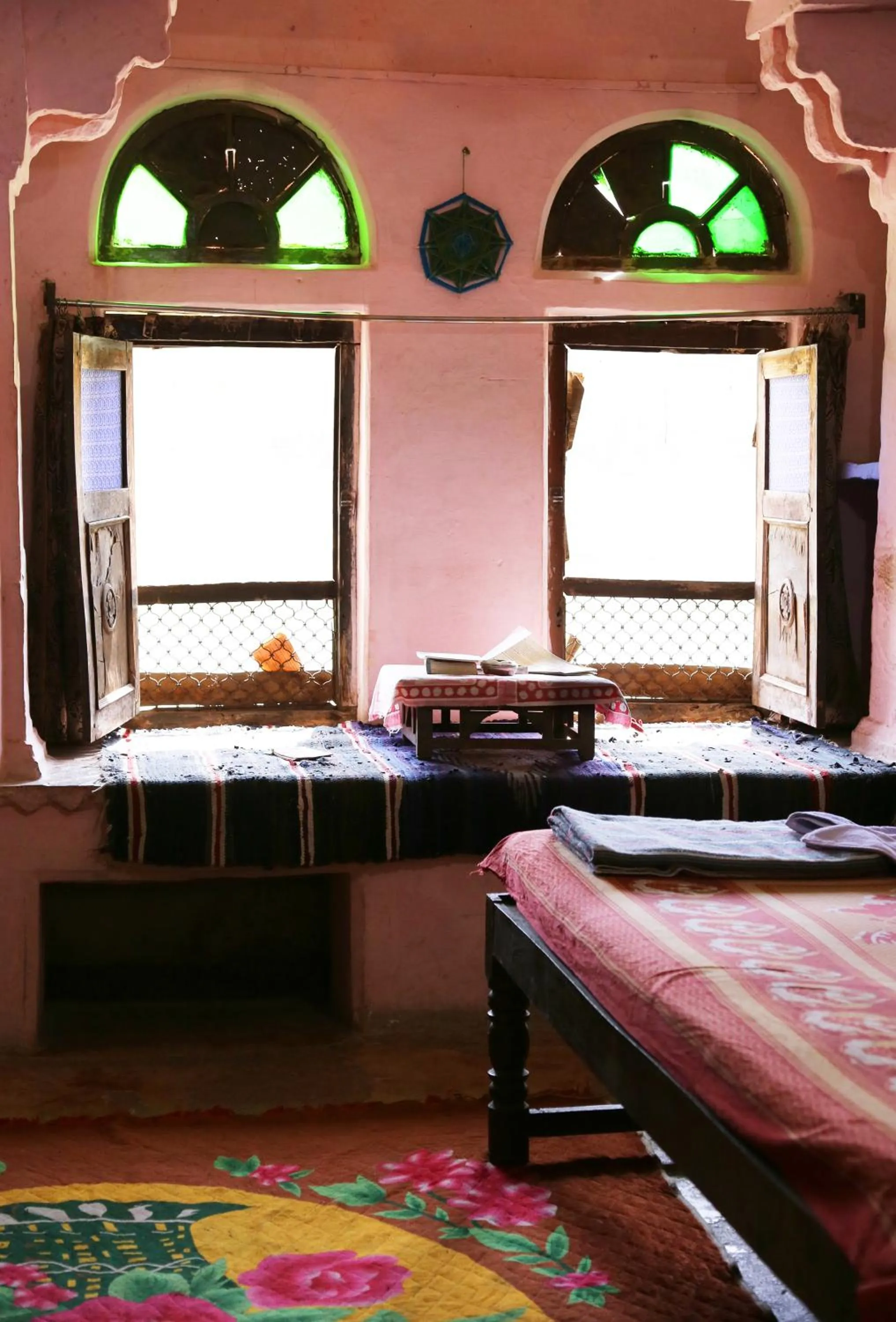 Bed in Haveli Uma Megh Tourist Guest House