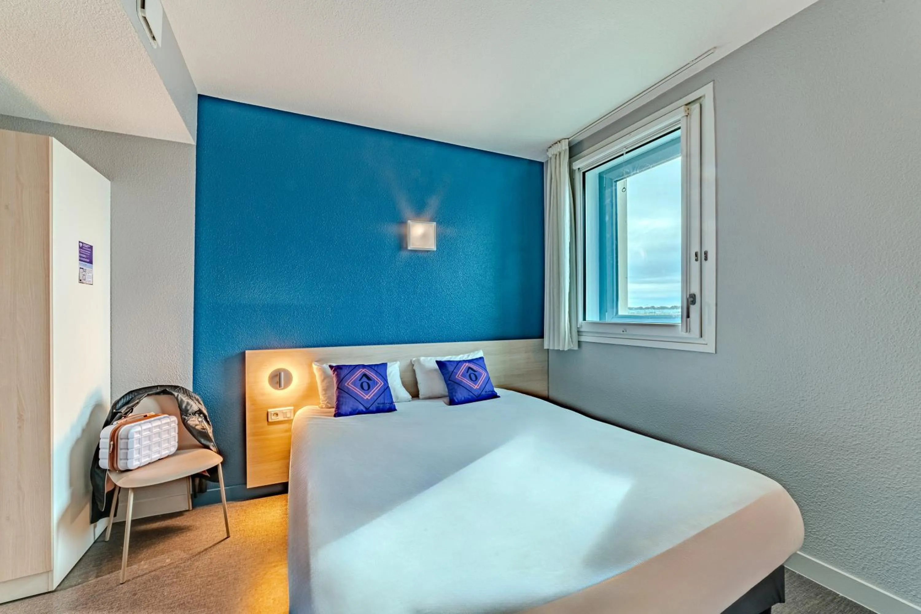 Bedroom, Bed in Montempô Appart'Hôtel Paris-Vélizy