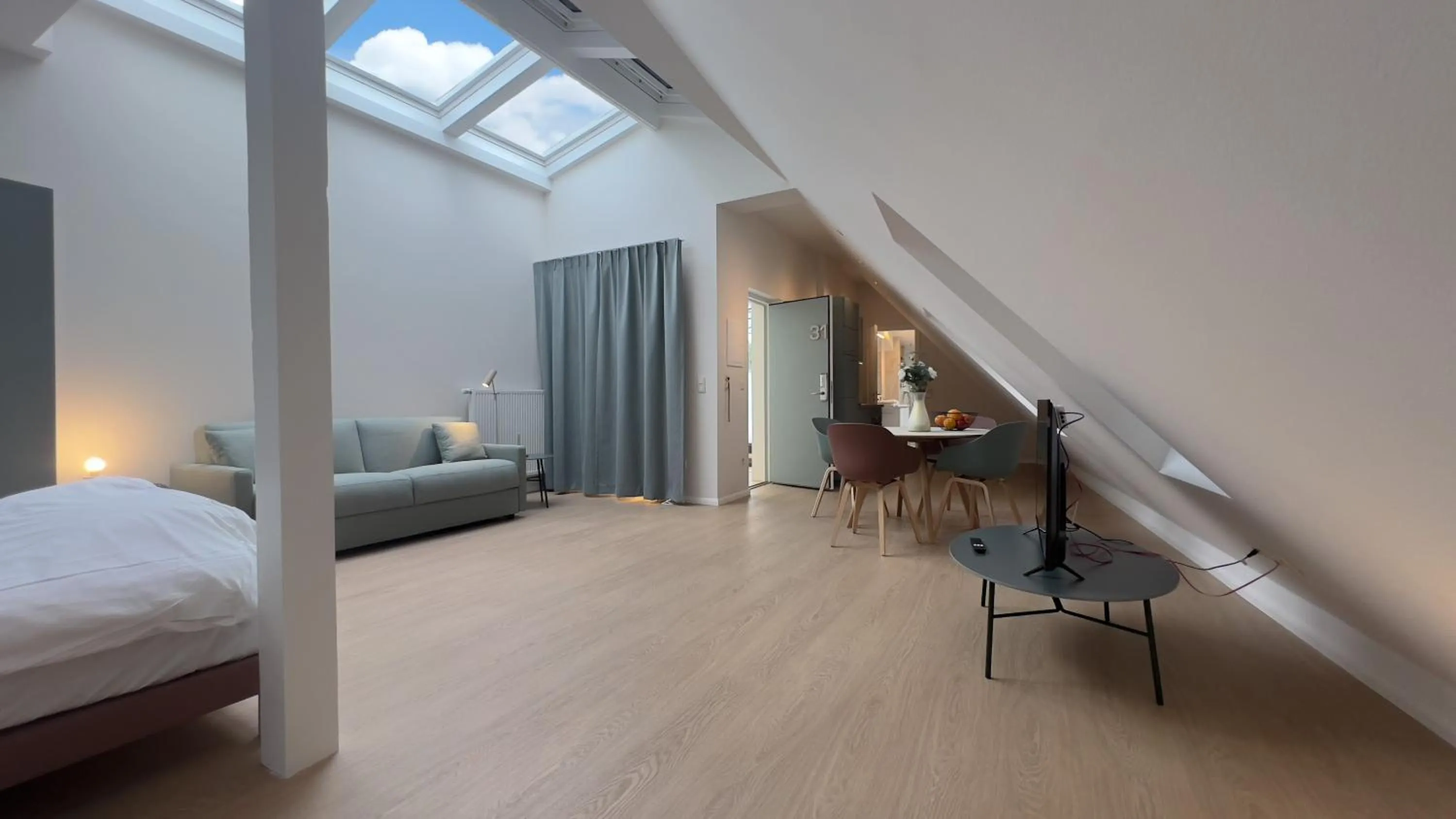 Bed in Key Inn Appart Hotel Belair