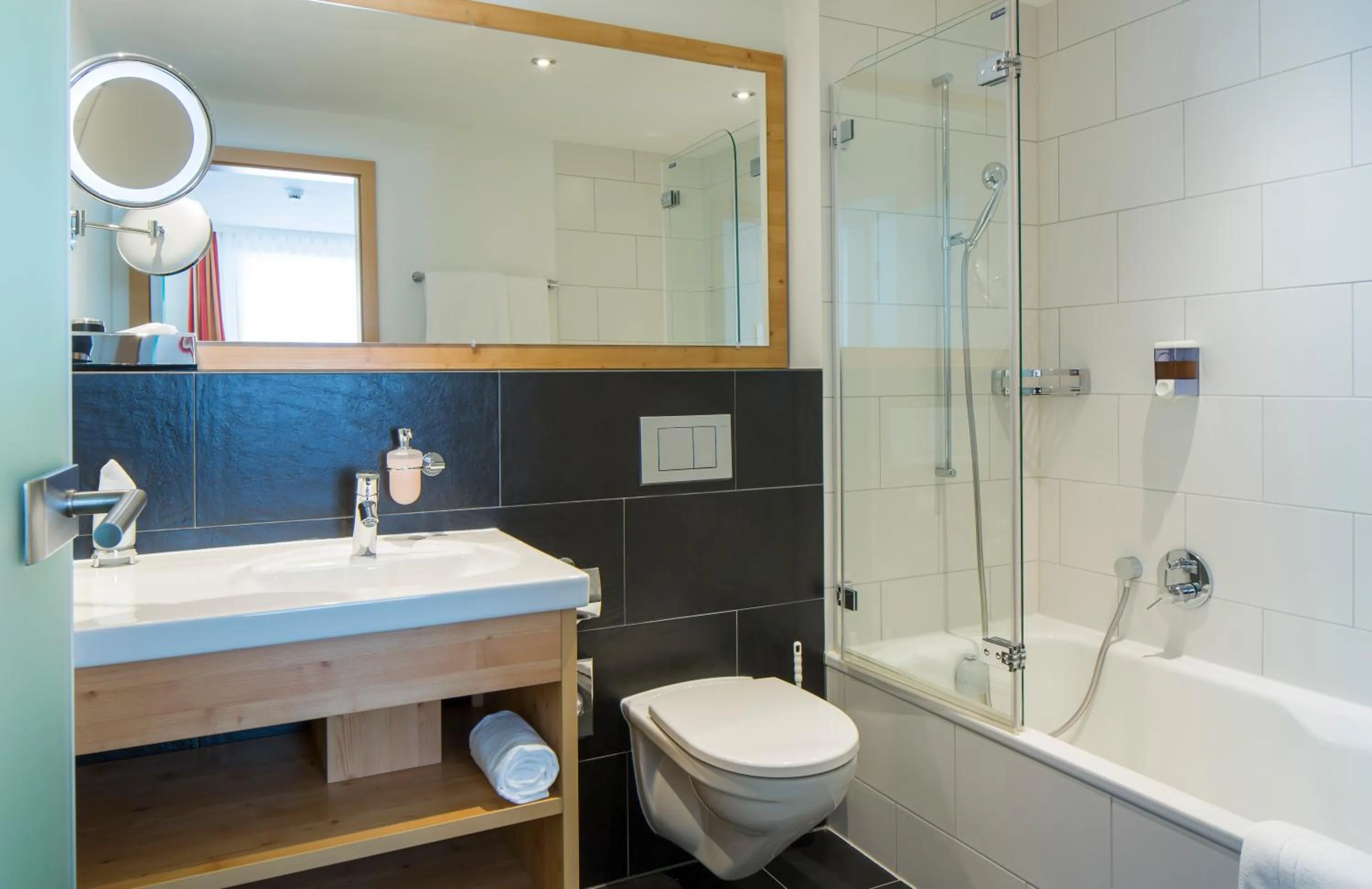 Bathroom in Hotel Taescherhof