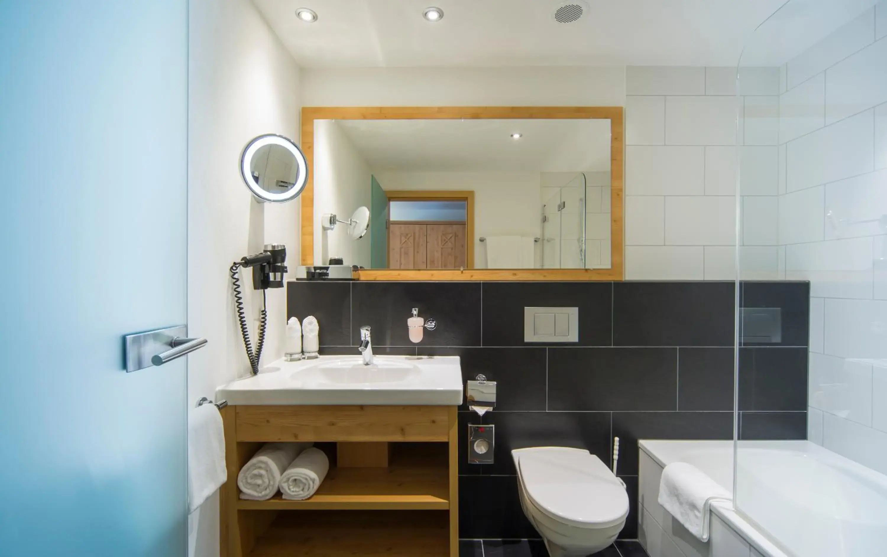 Modern Superior Double in Hotel Taescherhof Modern Superior Double in Hotel Taescherhof