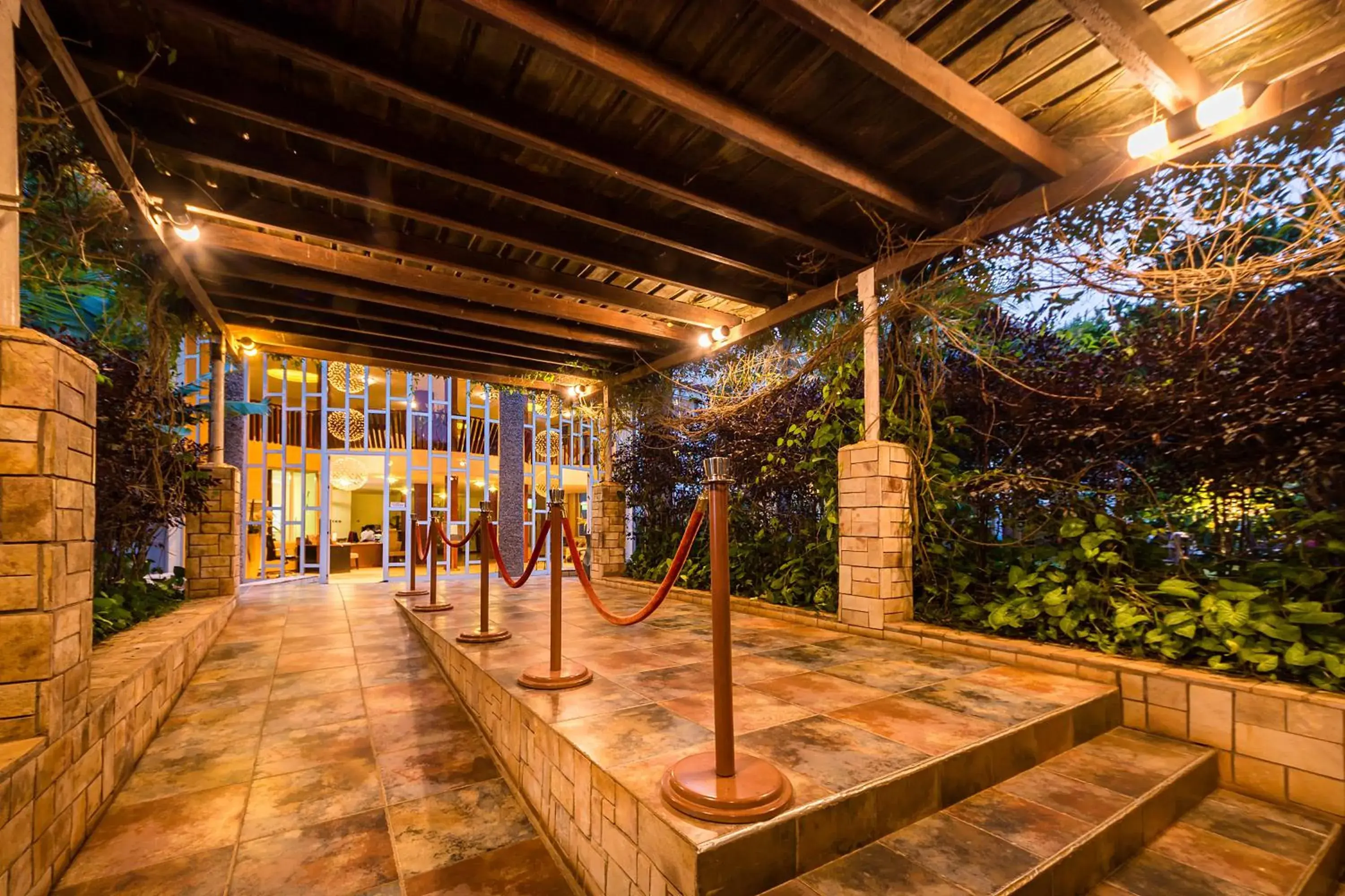 Facade/entrance in Imperial Heights Hotel, Entebbe Facade/entrance in Imperial Heights Hotel, Entebbe