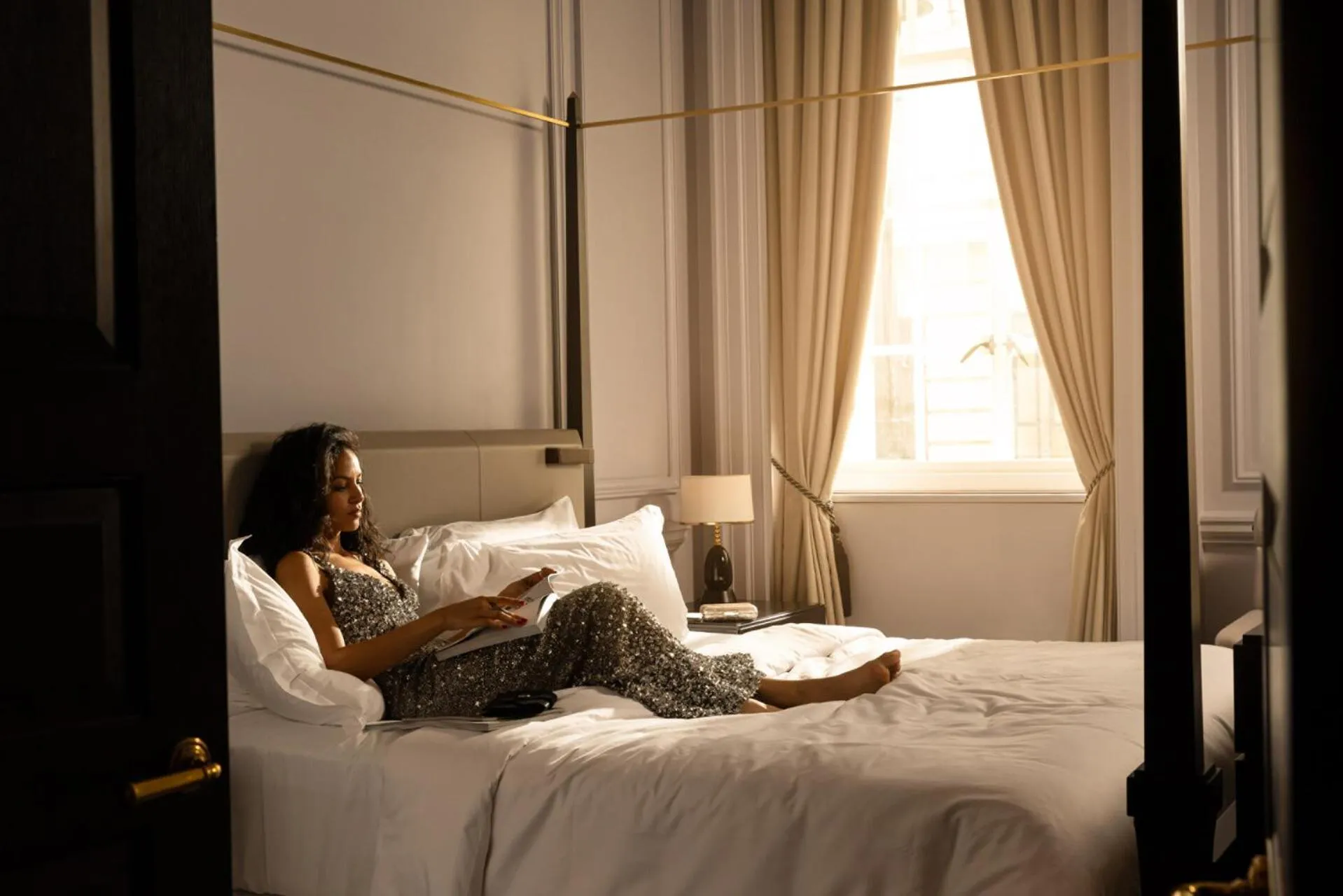 Bed in Four Seasons Hotel London at Tower Bridge