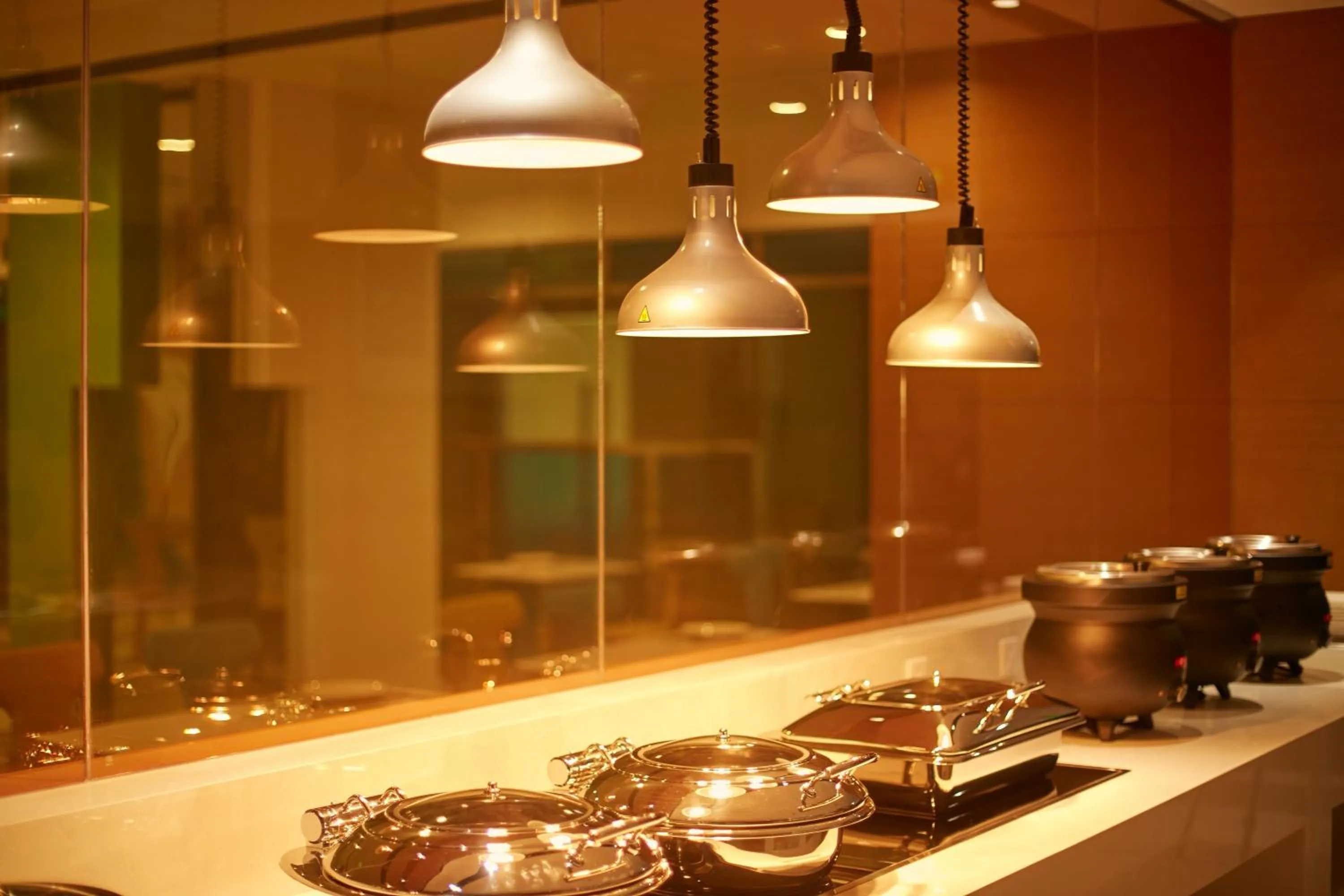 Restaurant/places to eat in Holiday Inn Express Leshan City Square by IHG - High Speed Rail and Leshan Giant Buddha