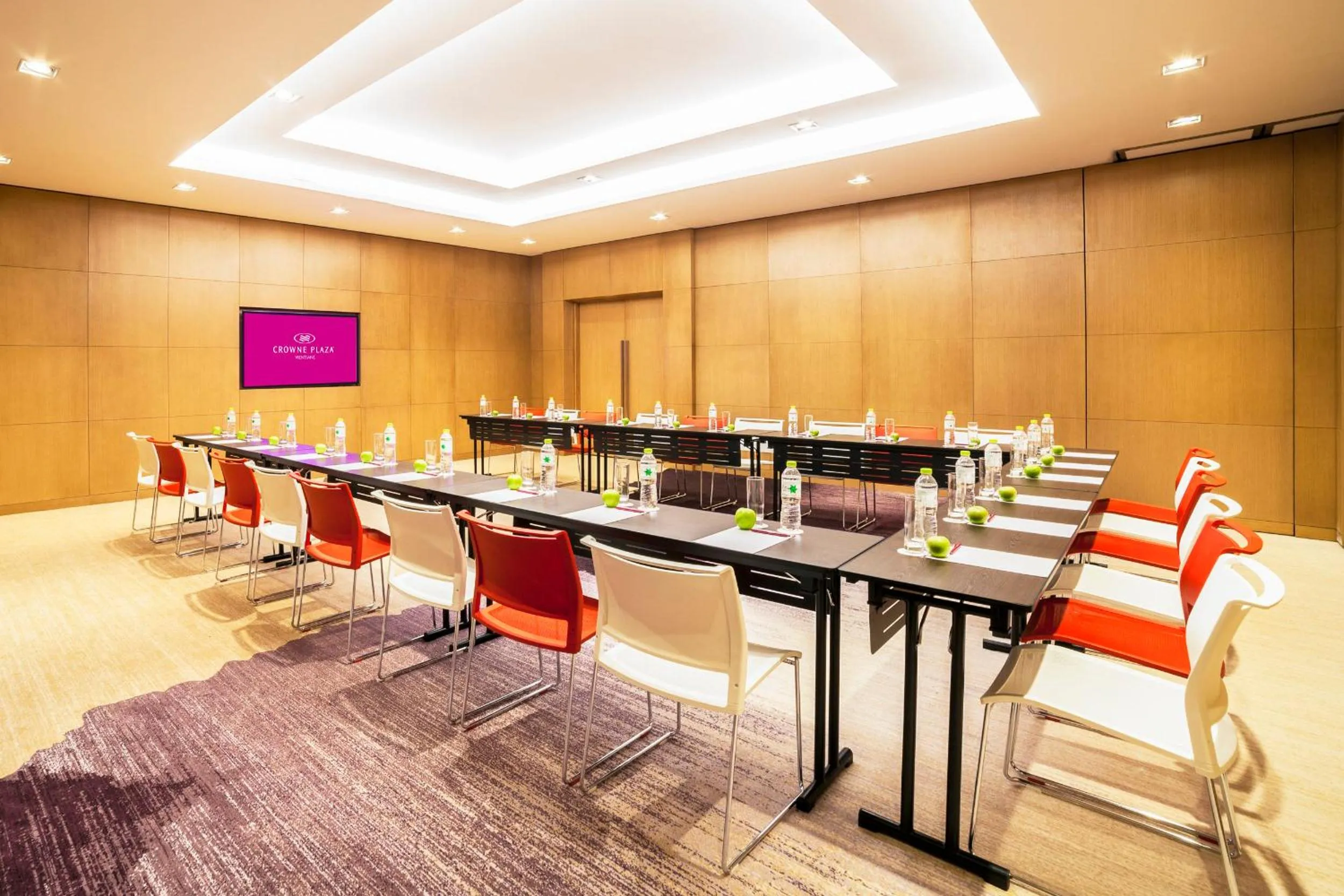 Meeting/conference room in Crowne Plaza Vientiane by IHG