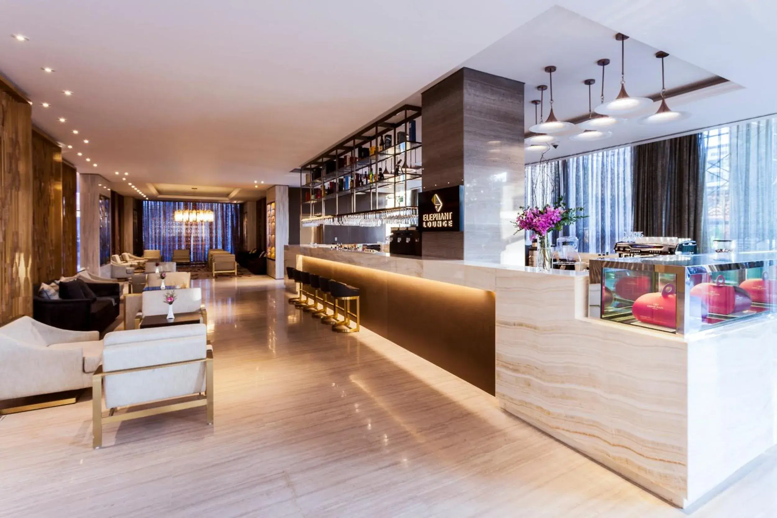 Lounge or bar in Crowne Plaza Vientiane by IHG Lounge or bar in Crowne Plaza Vientiane by IHG