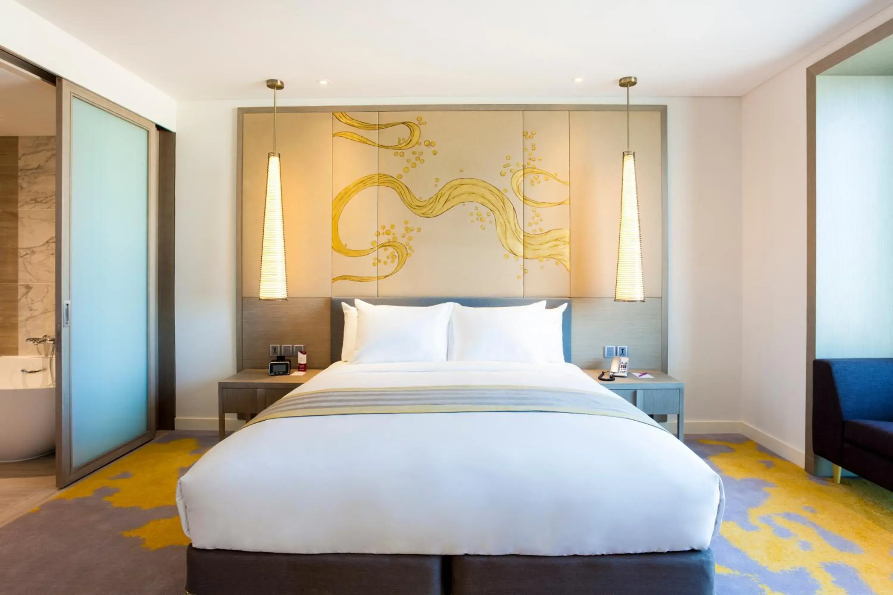 Bed in Crowne Plaza Vientiane by IHG Bed in Crowne Plaza Vientiane by IHG