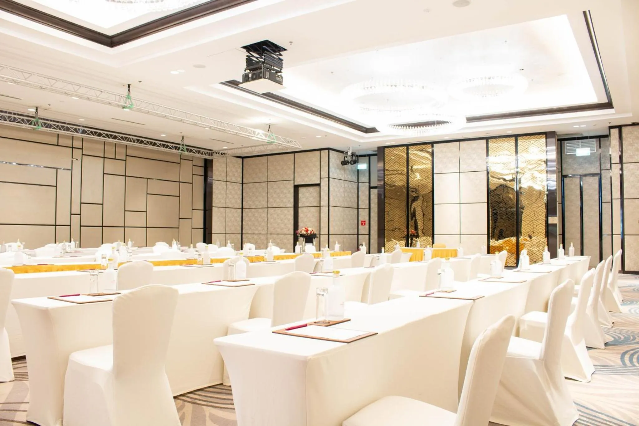 Banquet/Function facilities in Crowne Plaza Vientiane by IHG