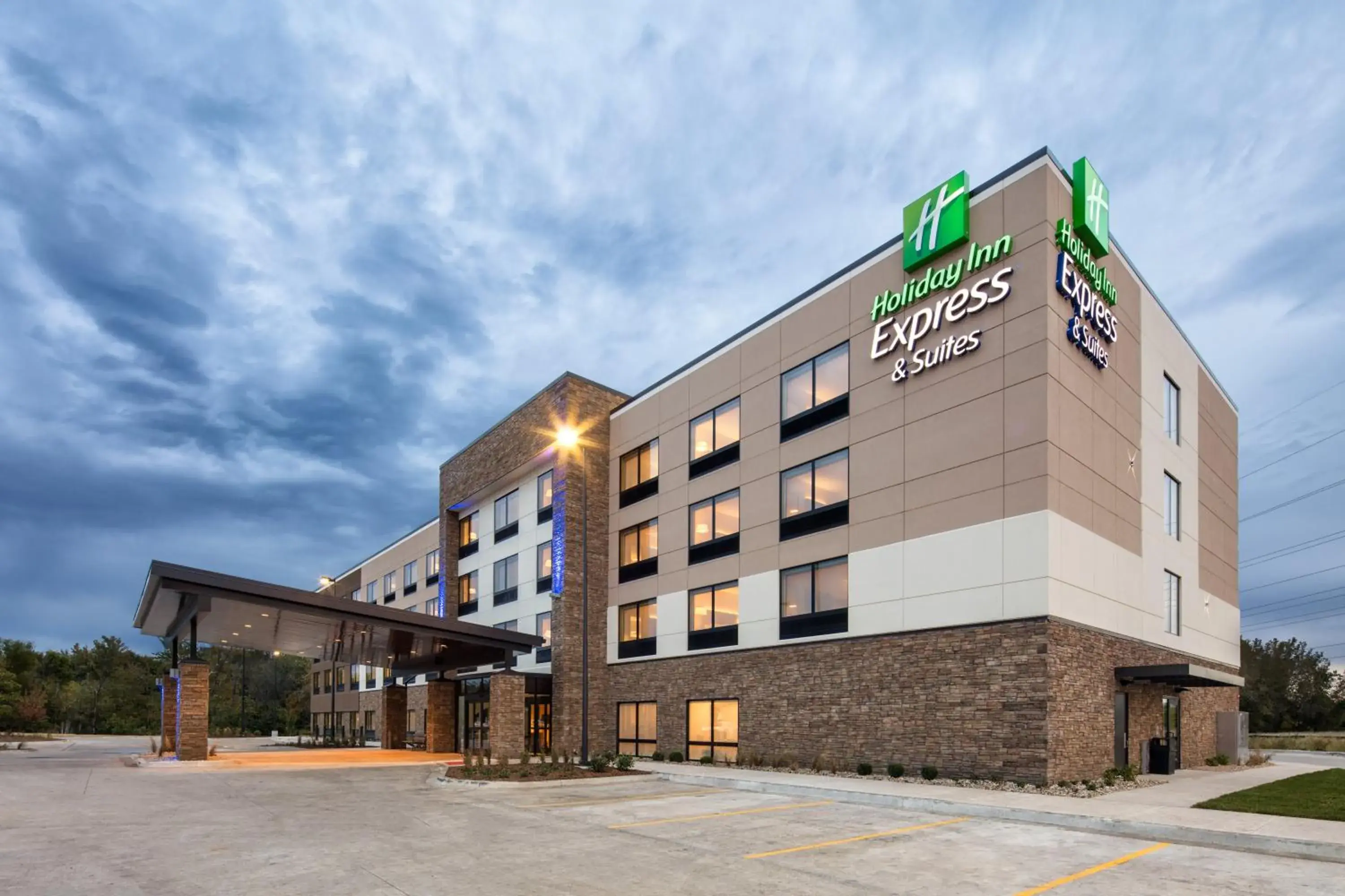 Property building in Holiday Inn Express East Peoria - Riverfront by IHG Property building in Holiday Inn Express East Peoria - Riverfront by IHG