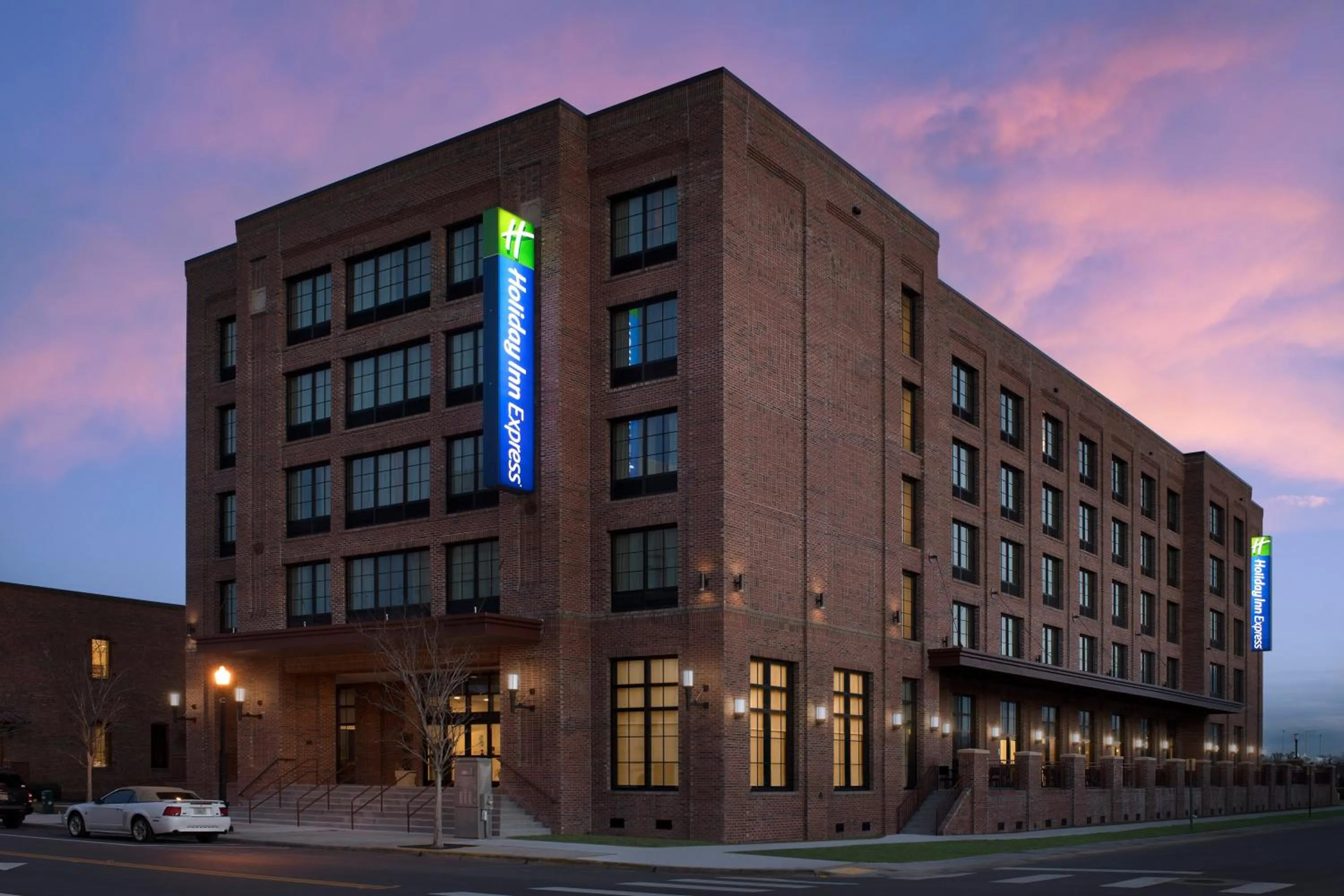 Property building in Holiday Inn Express Pensacola Downtown by IHG