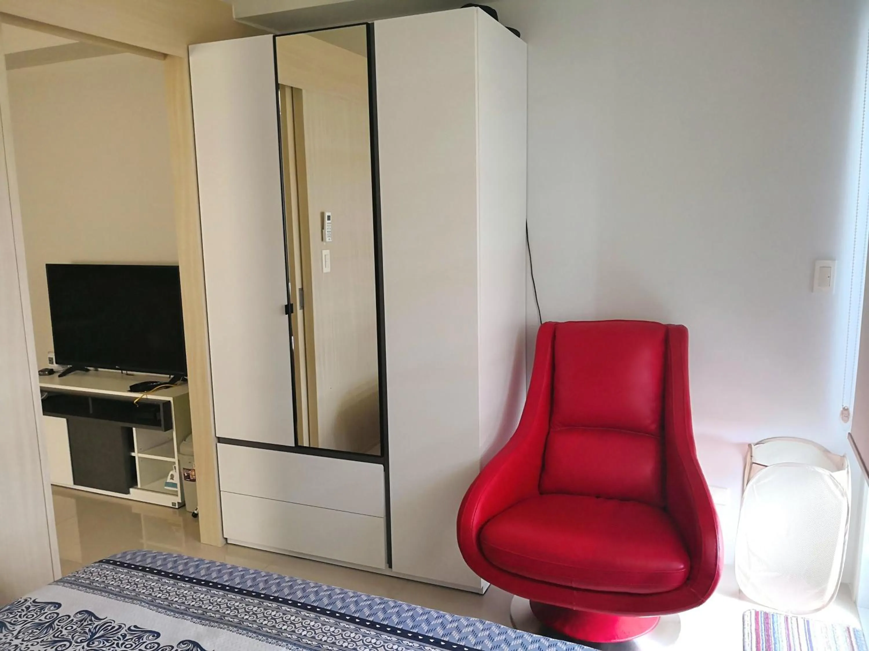 TV and multimedia in All At Jazz - Makati Serviced Apartments