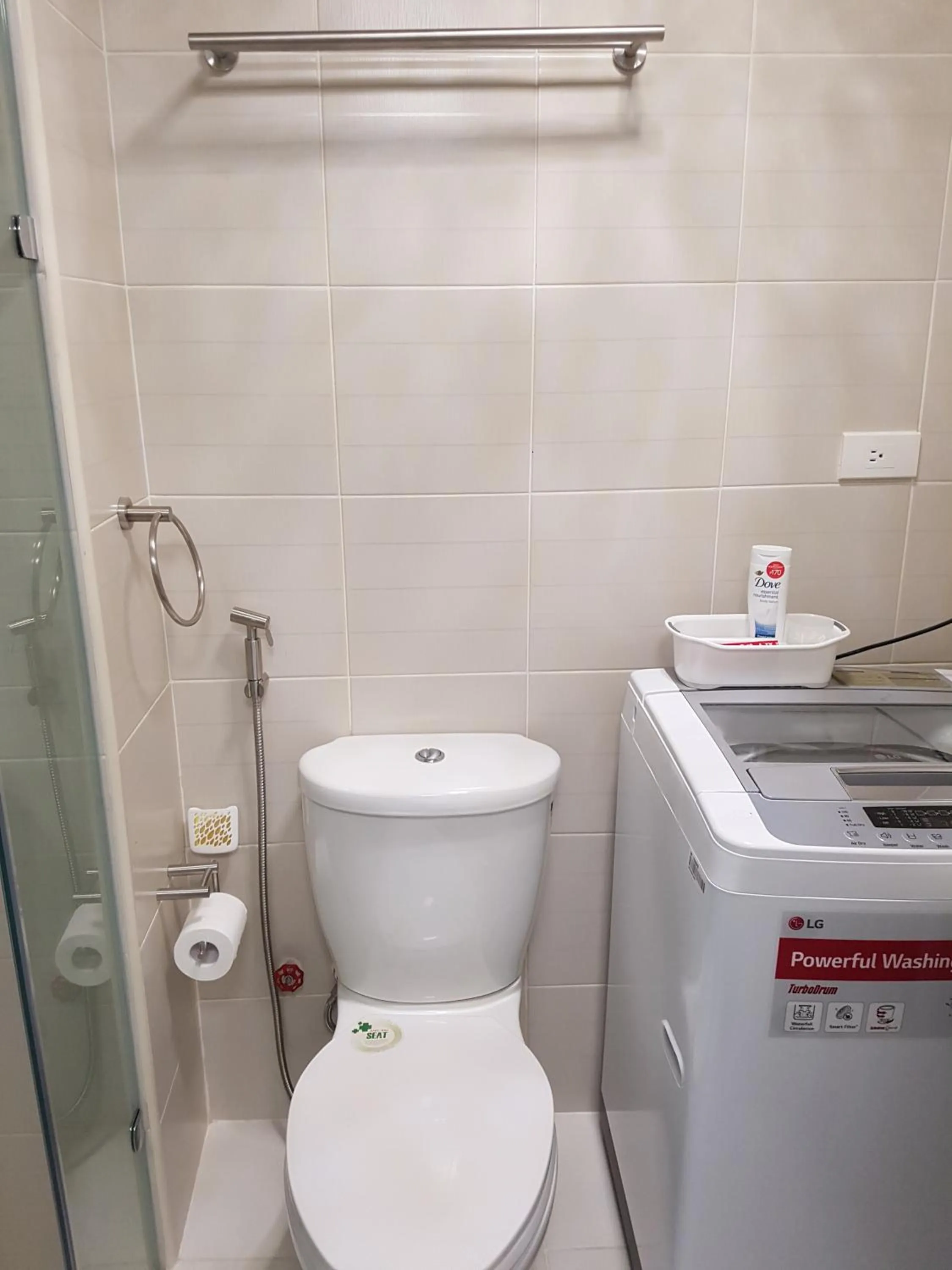 Toilet in All At Jazz - Makati Serviced Apartments