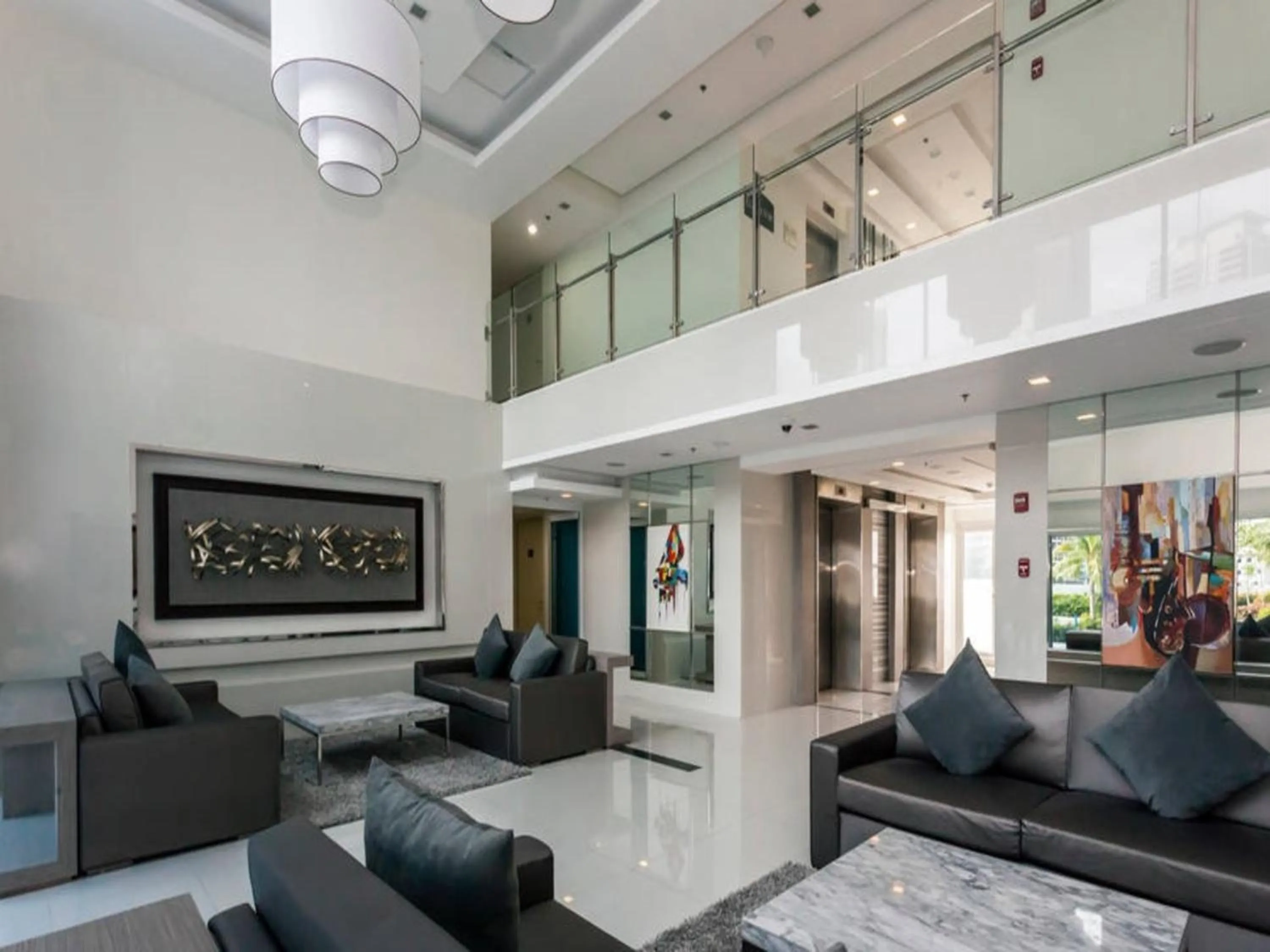 Lounge or bar in All At Jazz - Makati Serviced Apartments