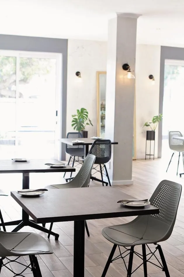 Dining area in New National Hotel and Conference