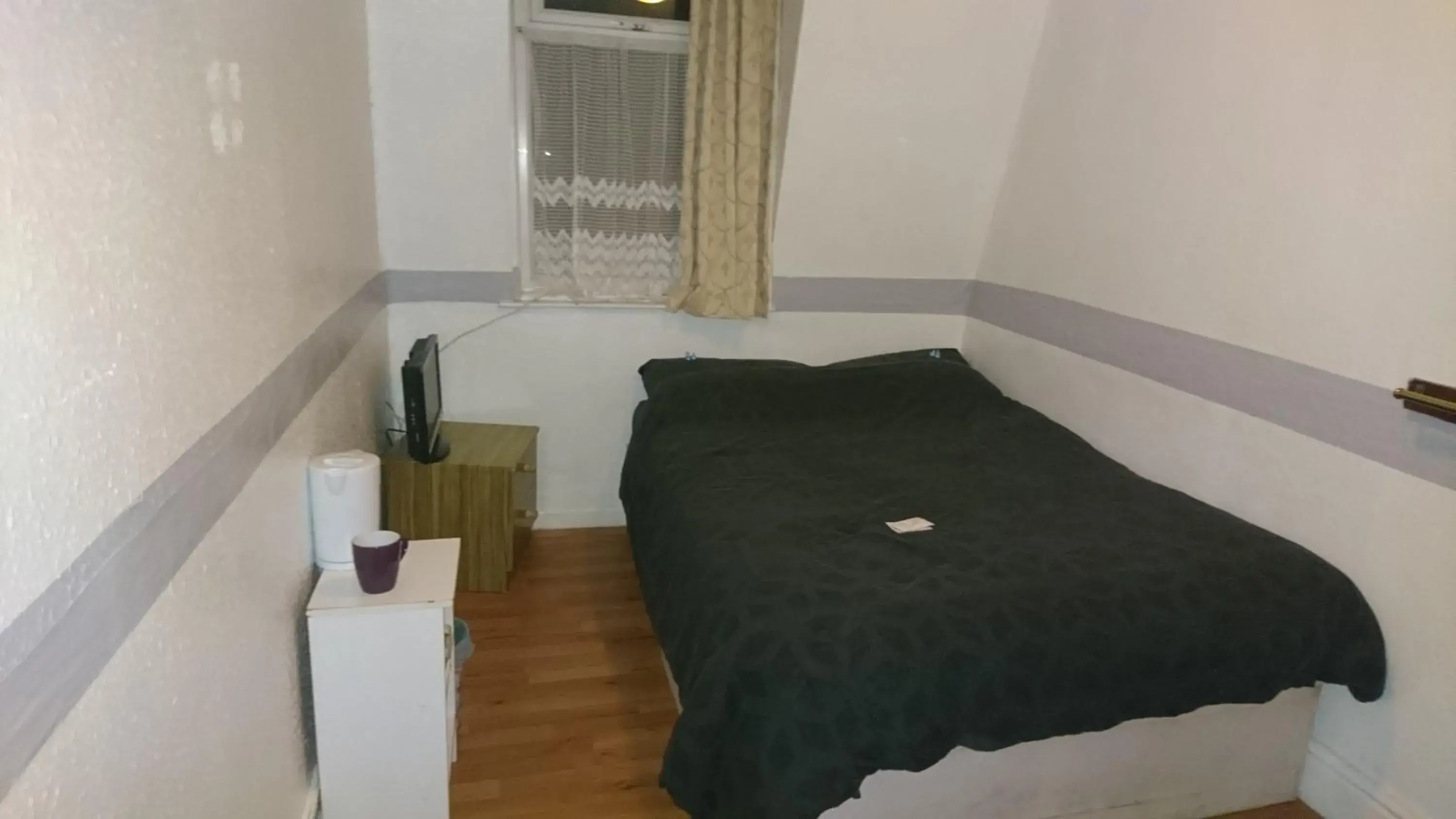 Single Room with Shared Bathroom - single occupancy in MyRoomz Orchid Hotel Single Room with Shared Bathroom - single occupancy in MyRoomz Orchid Hotel