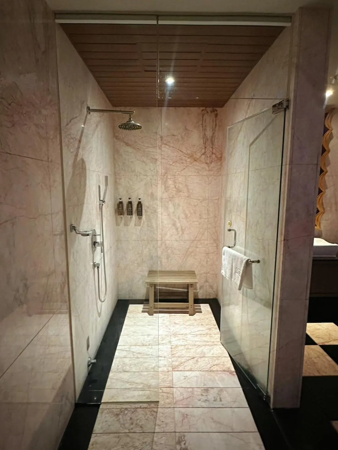 Shower in Merry Day Motel Zhonghe Branch