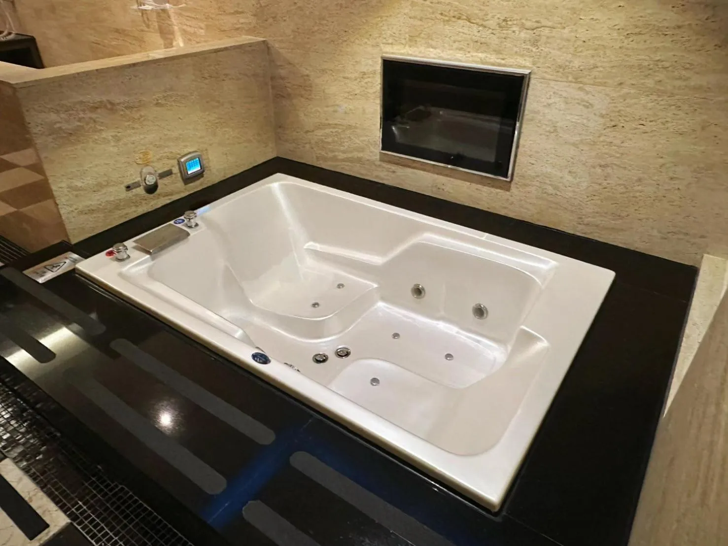 Bath in Merry Day Motel Zhonghe Branch