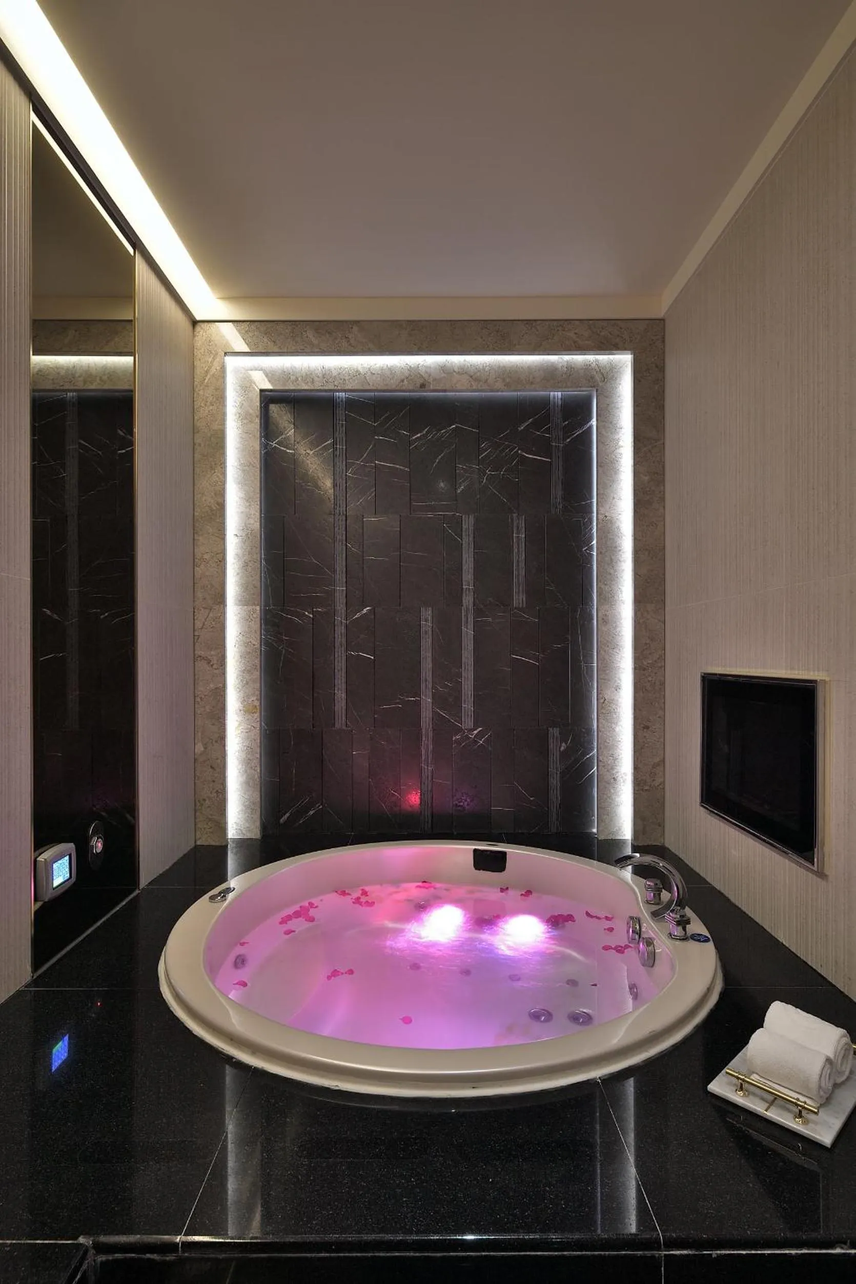 Hot Tub in Merry Day Motel Zhonghe Branch