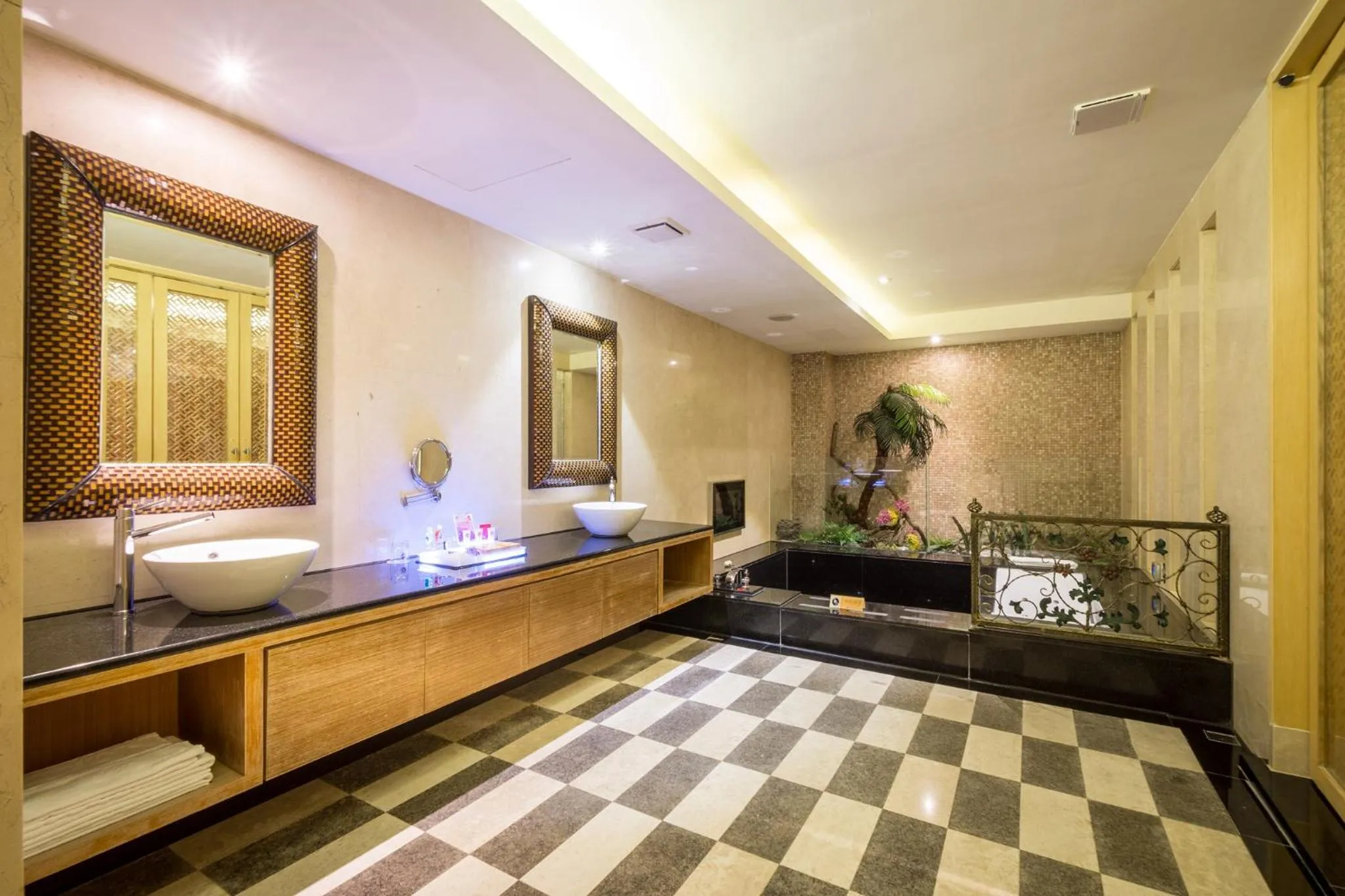 Hot Tub, Bed in Merry Day Motel Zhonghe Branch