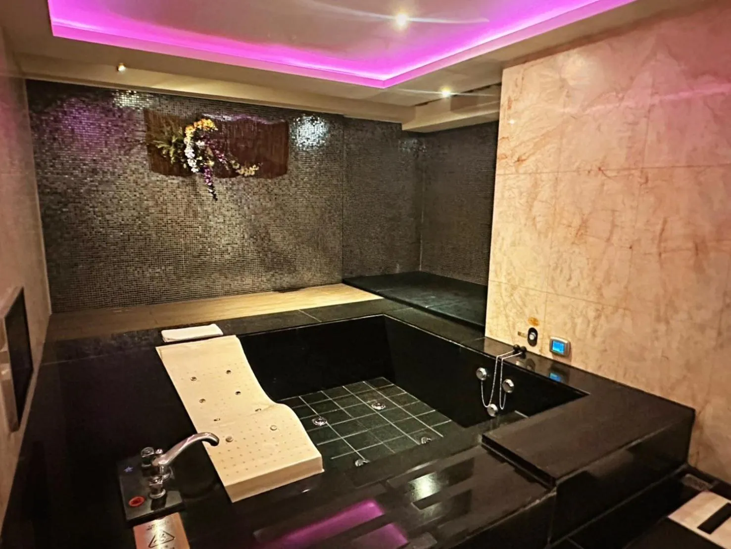 Bath in Merry Day Motel Zhonghe Branch