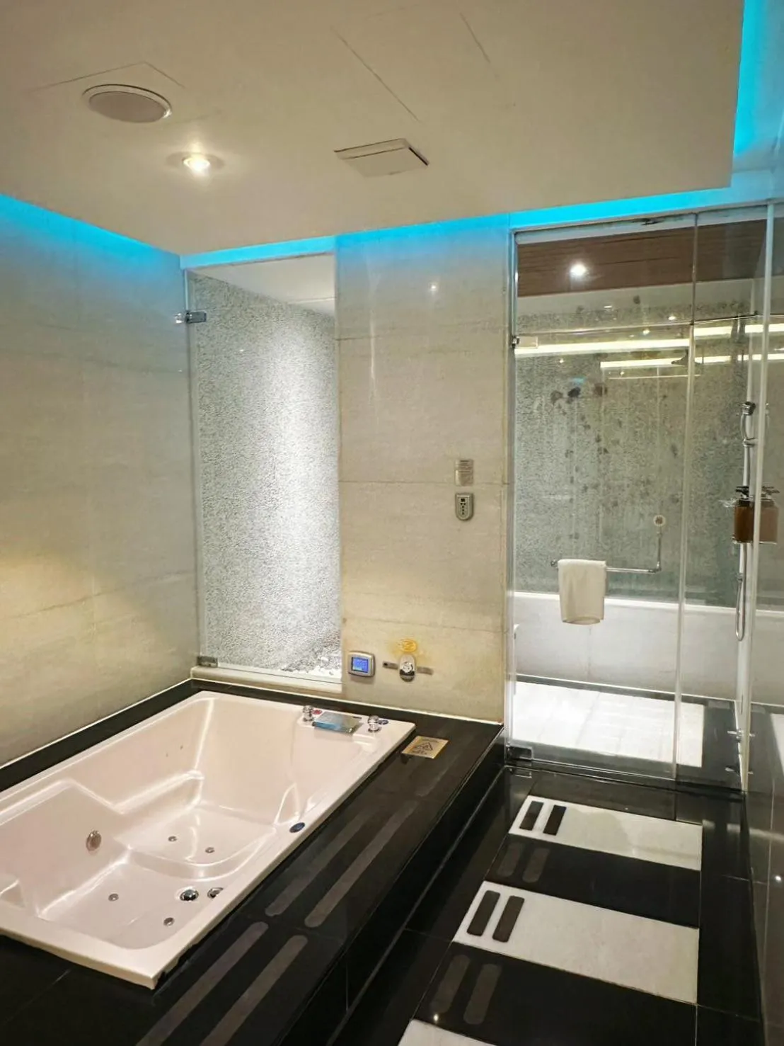 Bathroom in Merry Day Motel Zhonghe Branch
