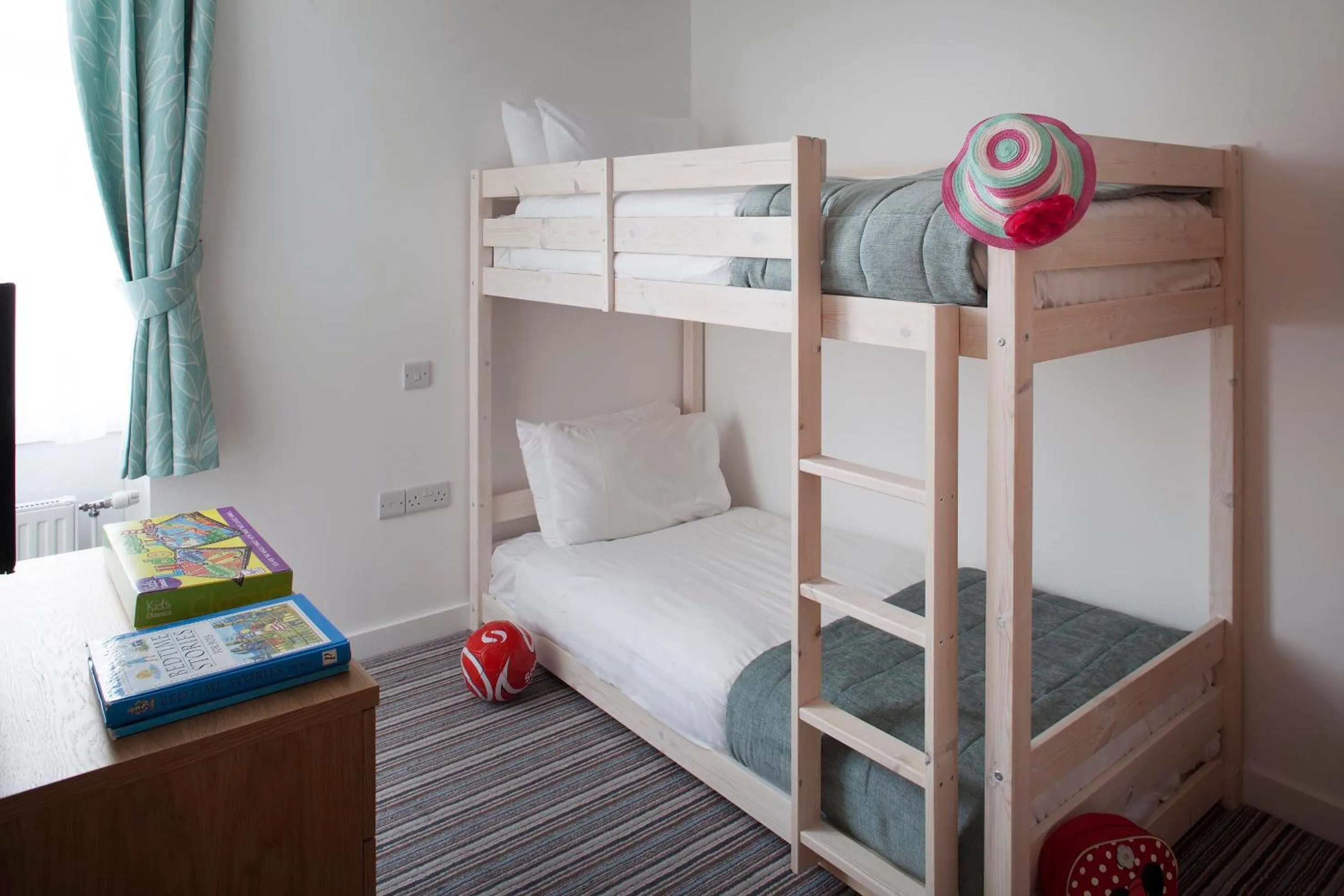 Bedroom, Bed in Falmouth Self Catering Lodges