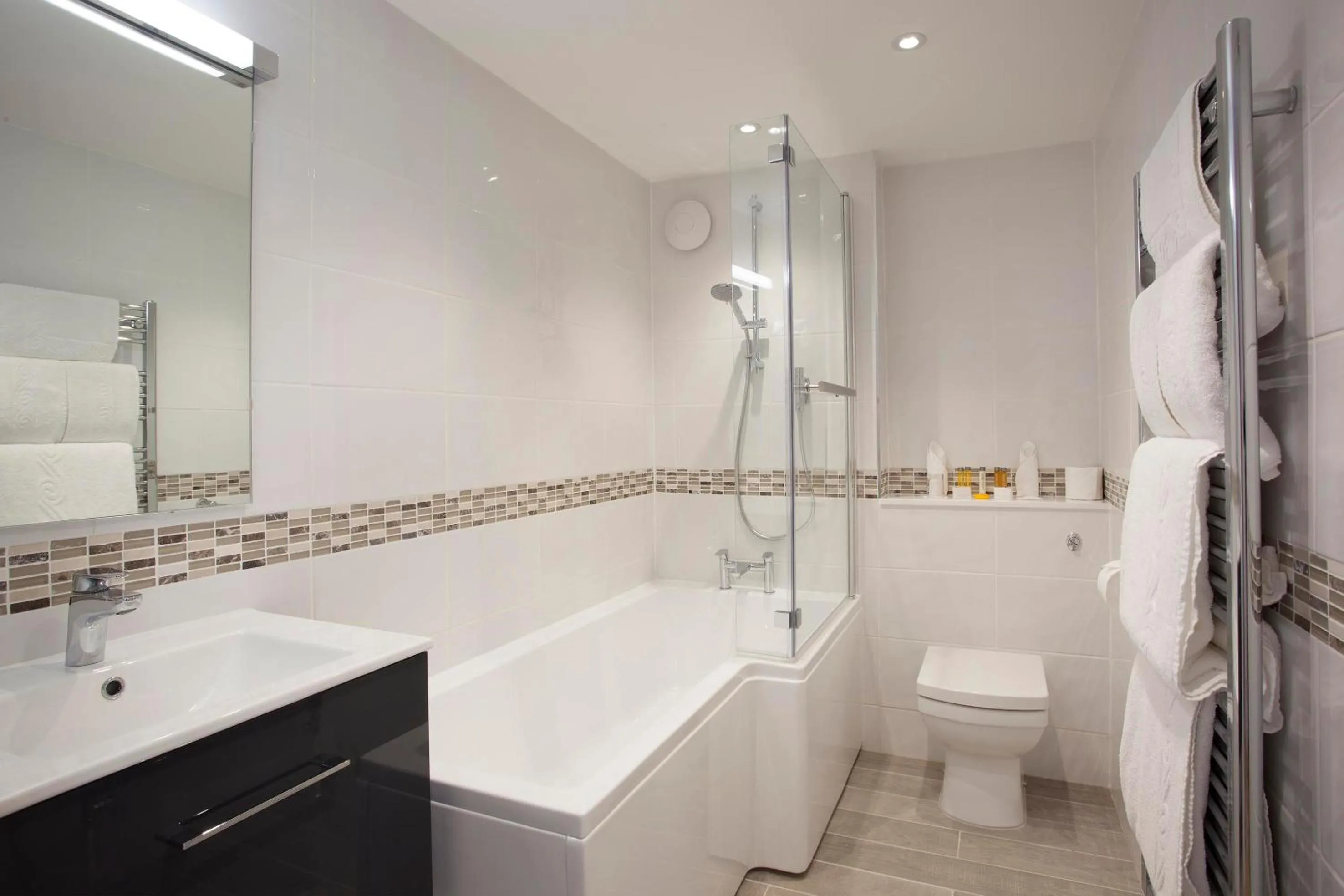 Bathroom in Falmouth Self Catering Lodges