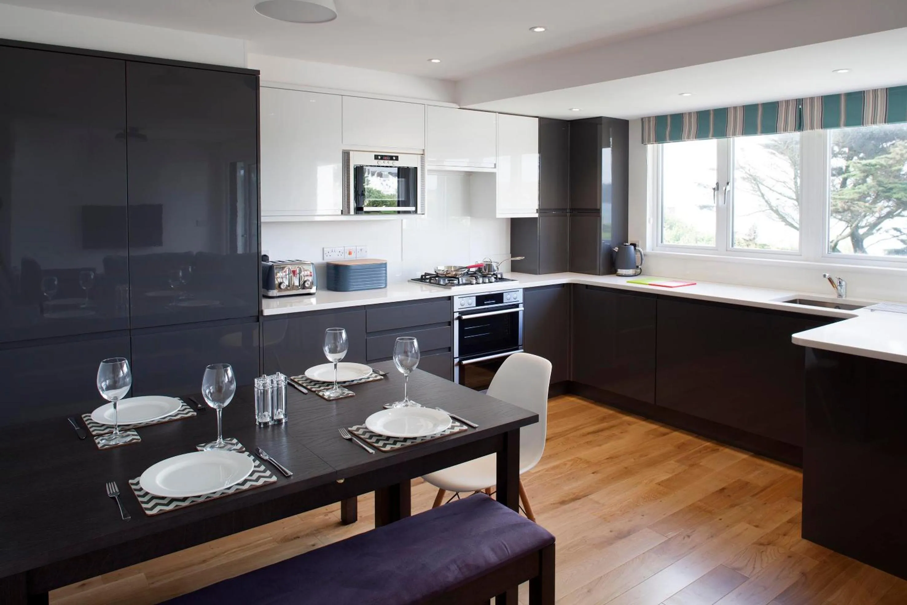 Kitchen or kitchenette in Falmouth Self Catering Lodges