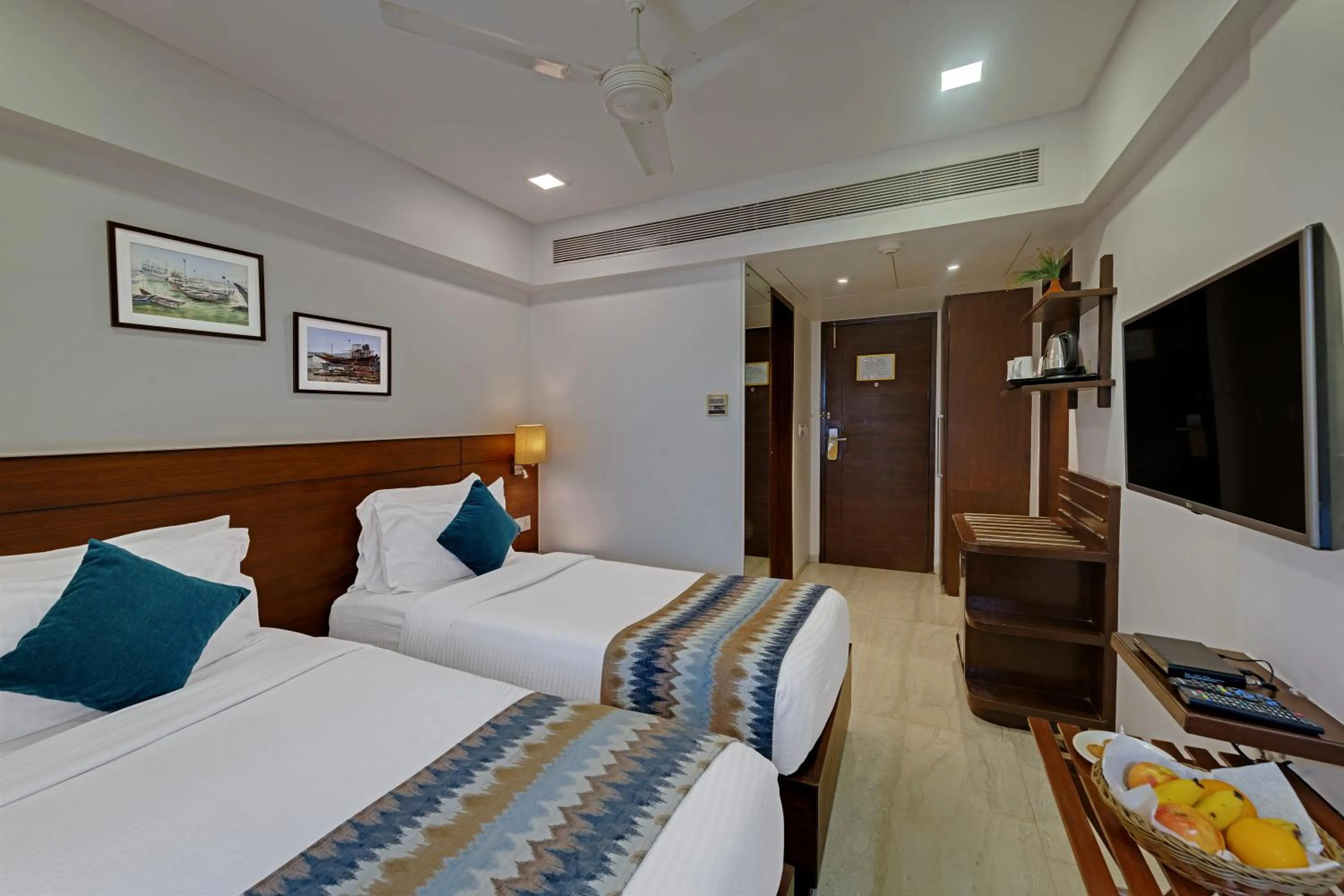 Bed in Comfort Inn Emerald,Dapoli