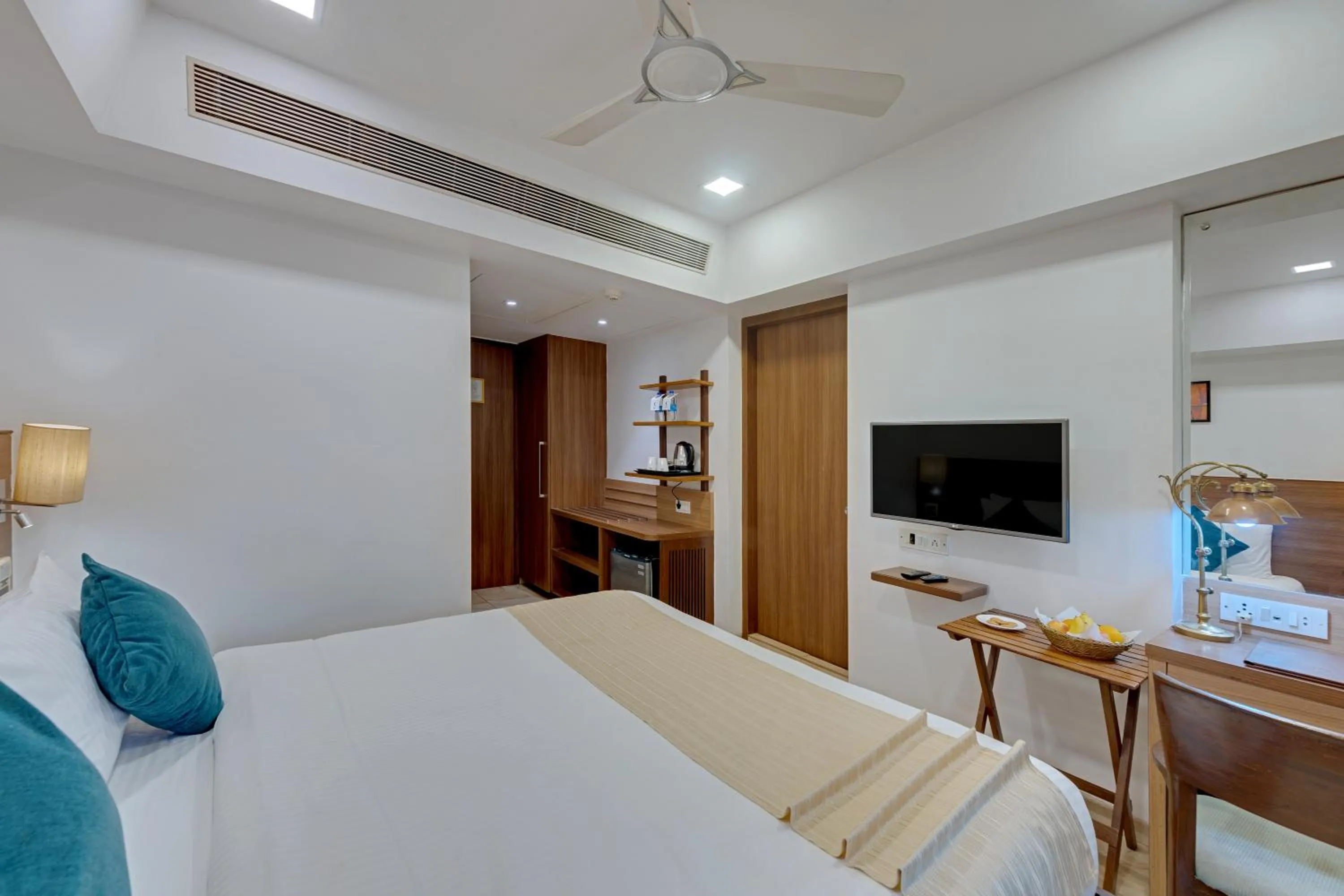 Bed in Comfort Inn Emerald,Dapoli