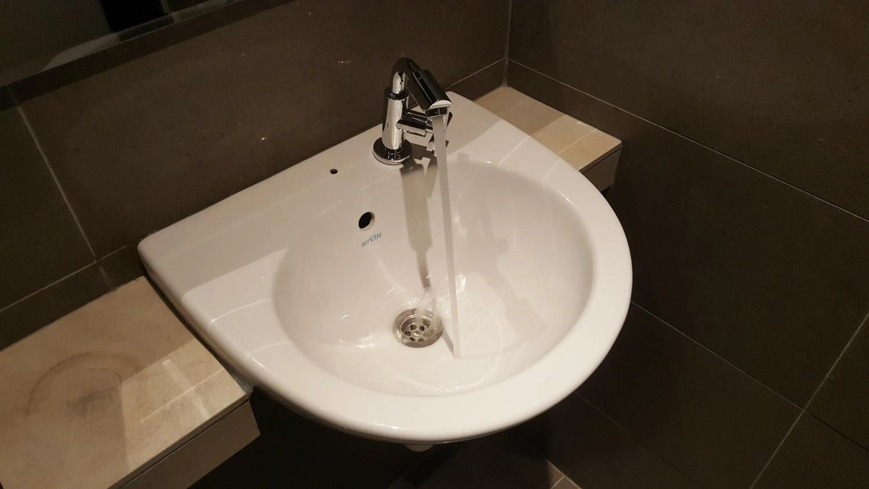 Toilet in 9 Square Hotel - Seri Kembangan