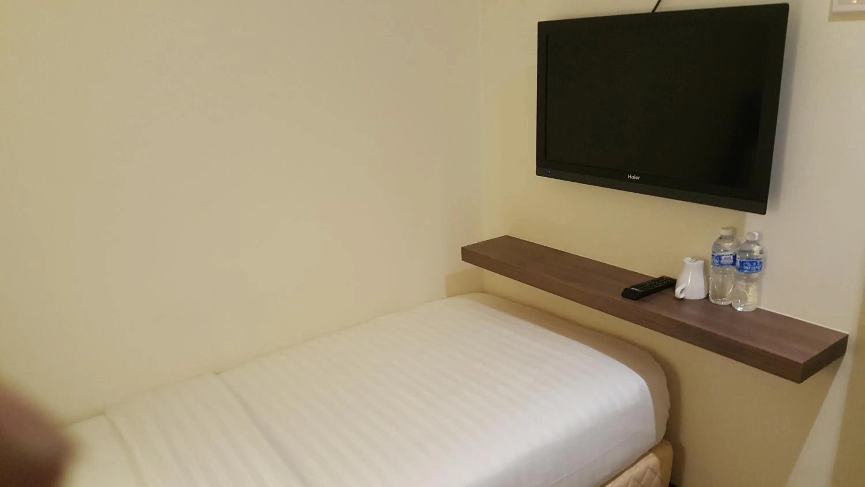 Bed in 9 Square Hotel - Seri Kembangan